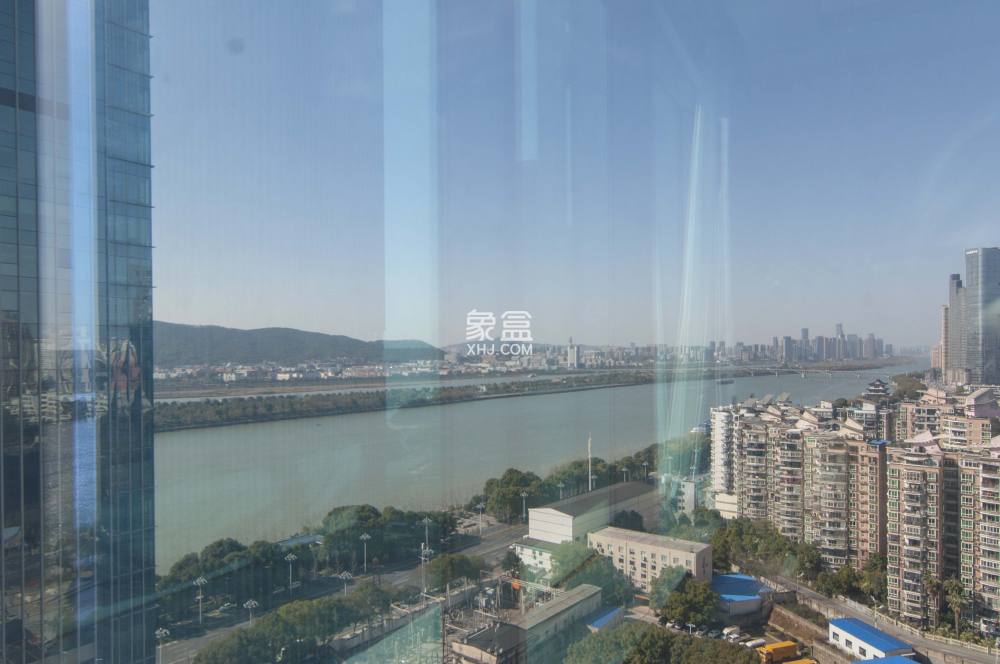 匯景發(fā)展環(huán)球中心  2室1廳1衛(wèi)   200.00萬(wàn)