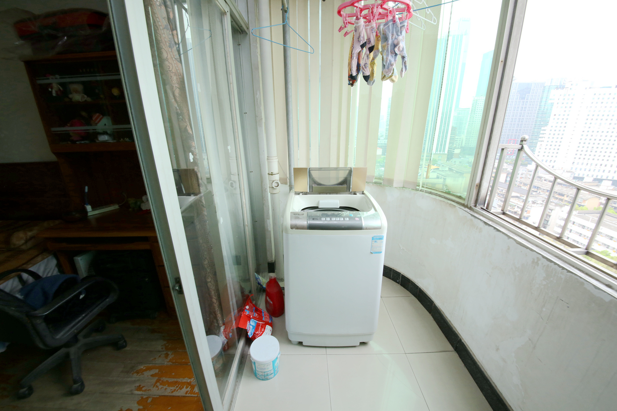 建工集团单位房  2室2厅1卫   89.50万阳台