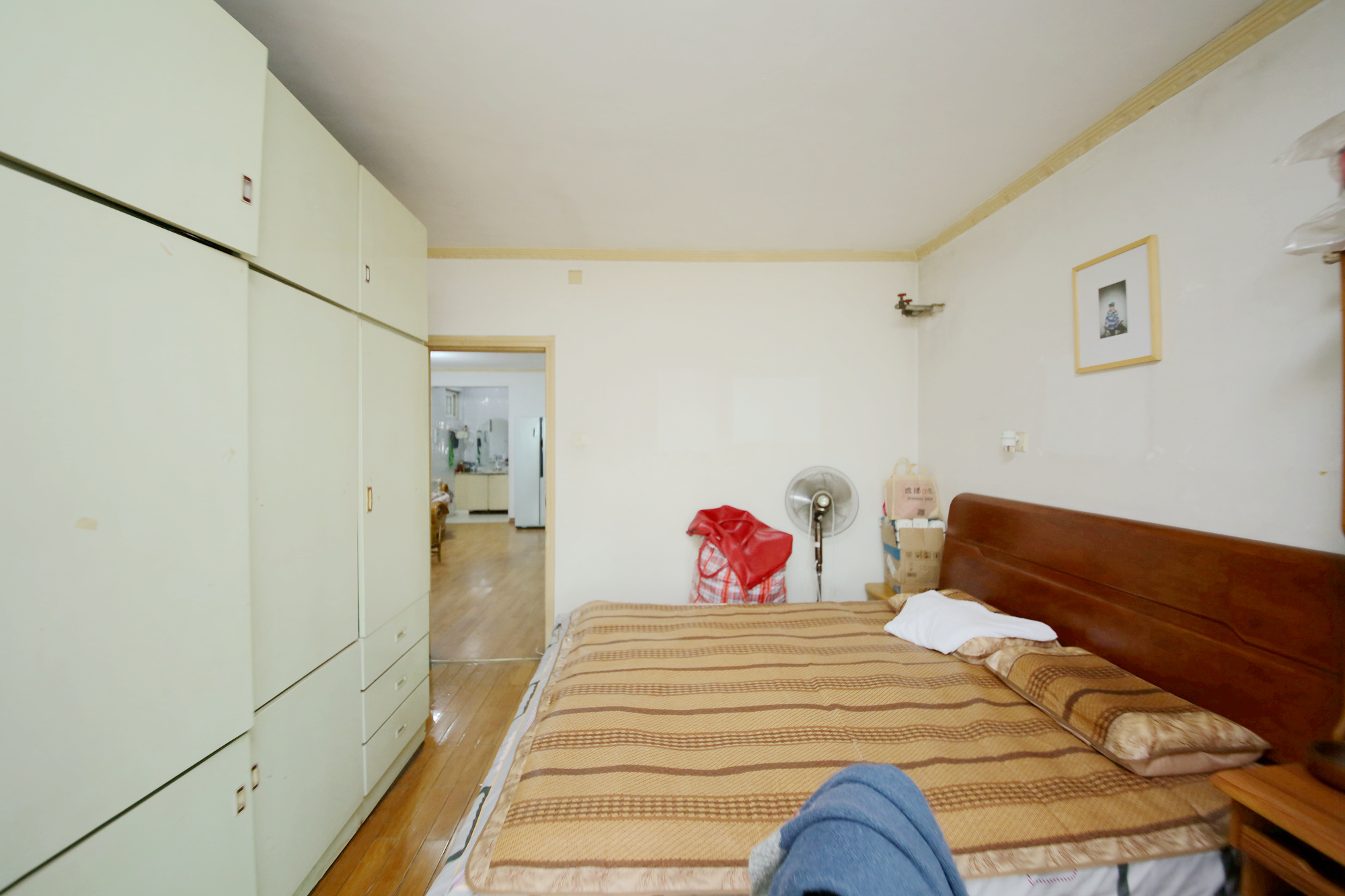建工集团单位房  2室2厅1卫   89.50万卧室