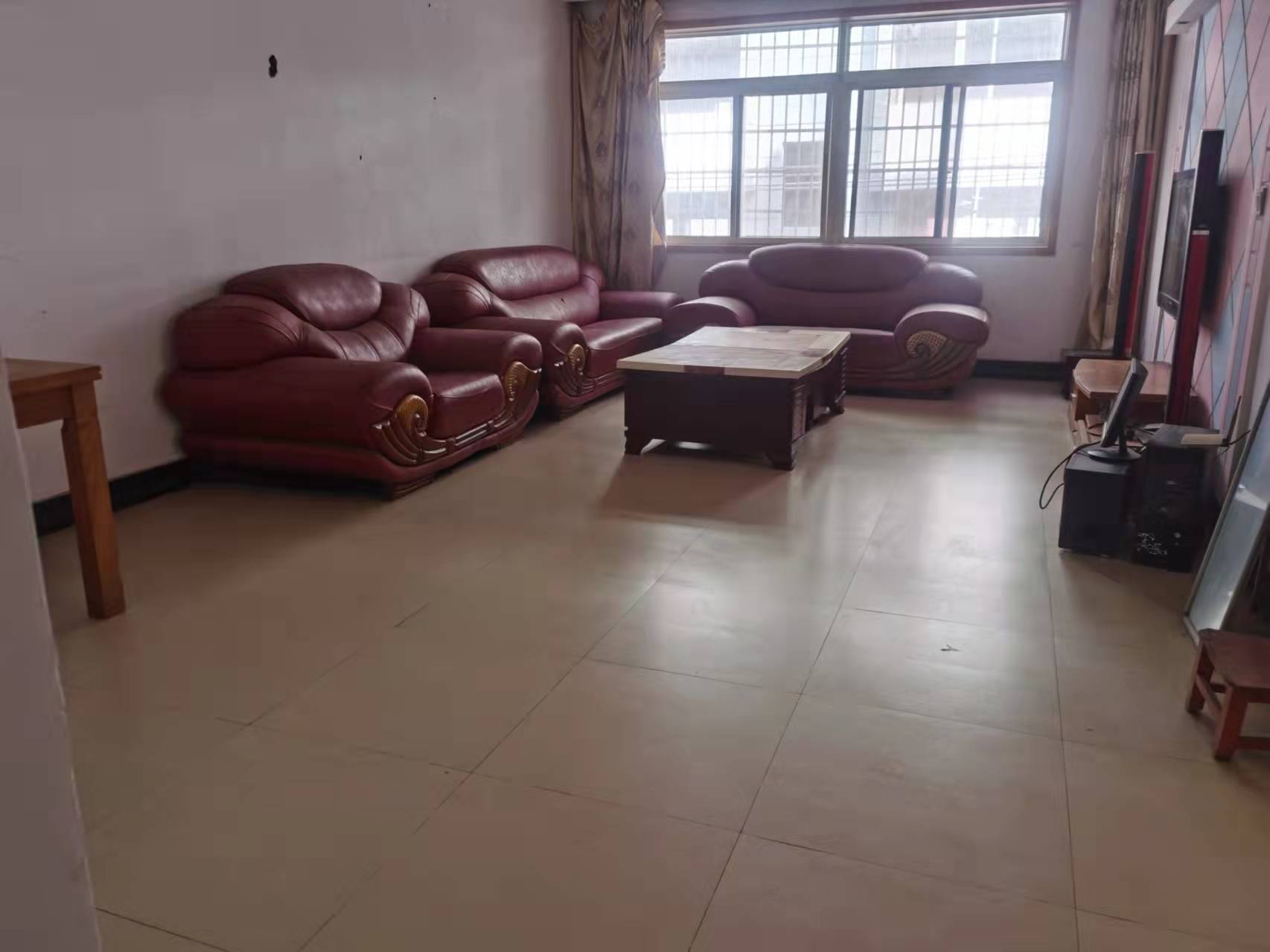 资阳区棉麻公司家属楼 3室2厅1卫 1200.0元/月 资阳区棉麻公司家属楼 3室2厅1卫 1200.0元/月室内图