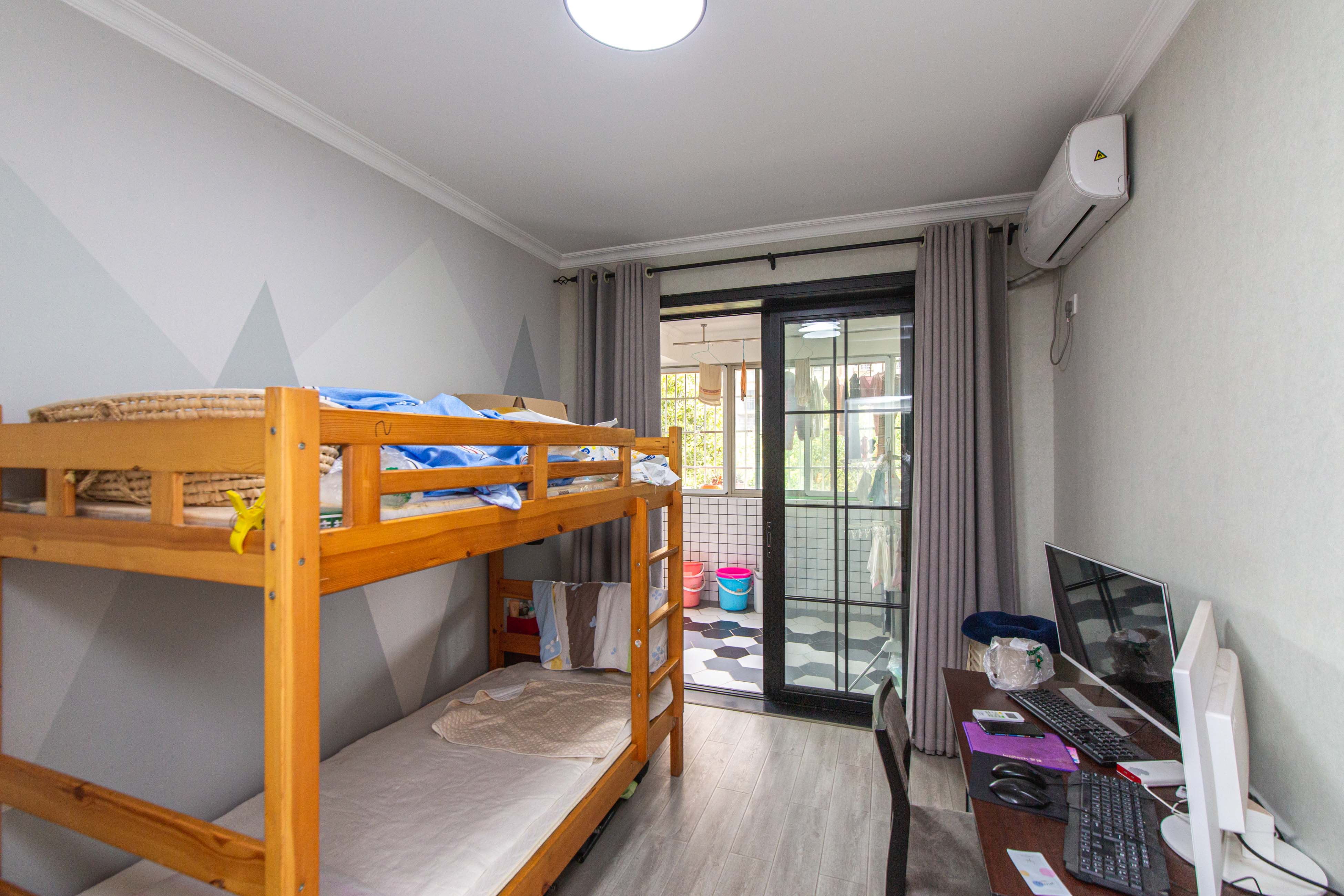 白沙湾嘉园  3室2厅2卫    125.0万卧室