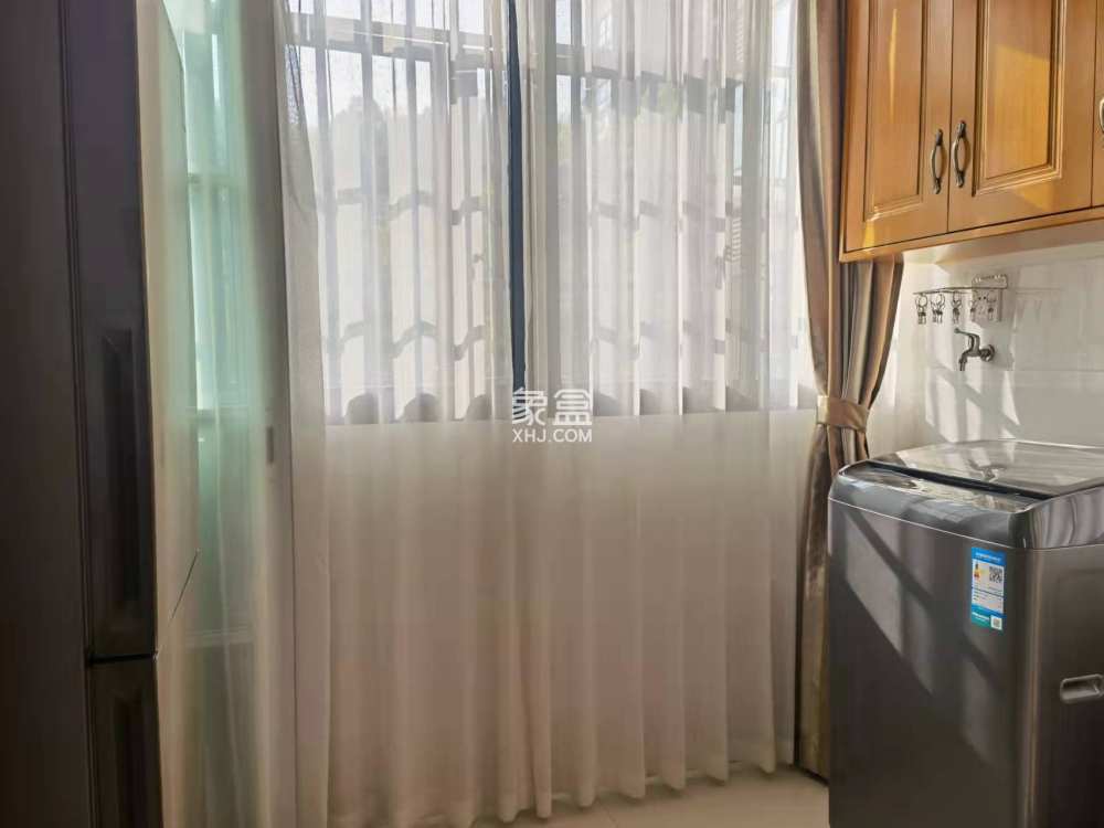 会龙山溪谷（住宅）  3室2厅2卫   75.00万