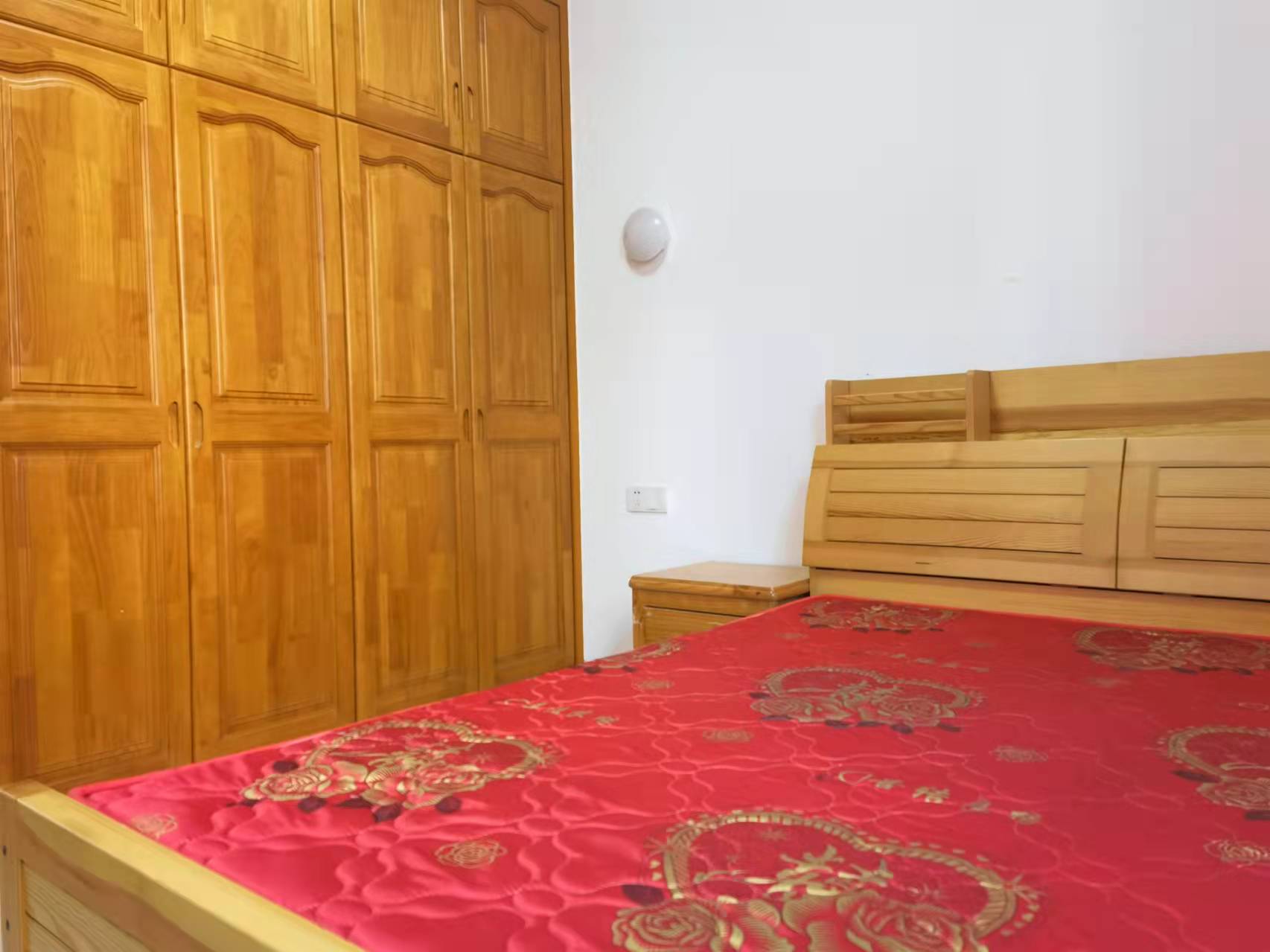 会龙山溪谷(住宅) 3室2厅2卫 75.0万 会龙山溪谷(住宅) 3室2厅2卫 75.0万客厅