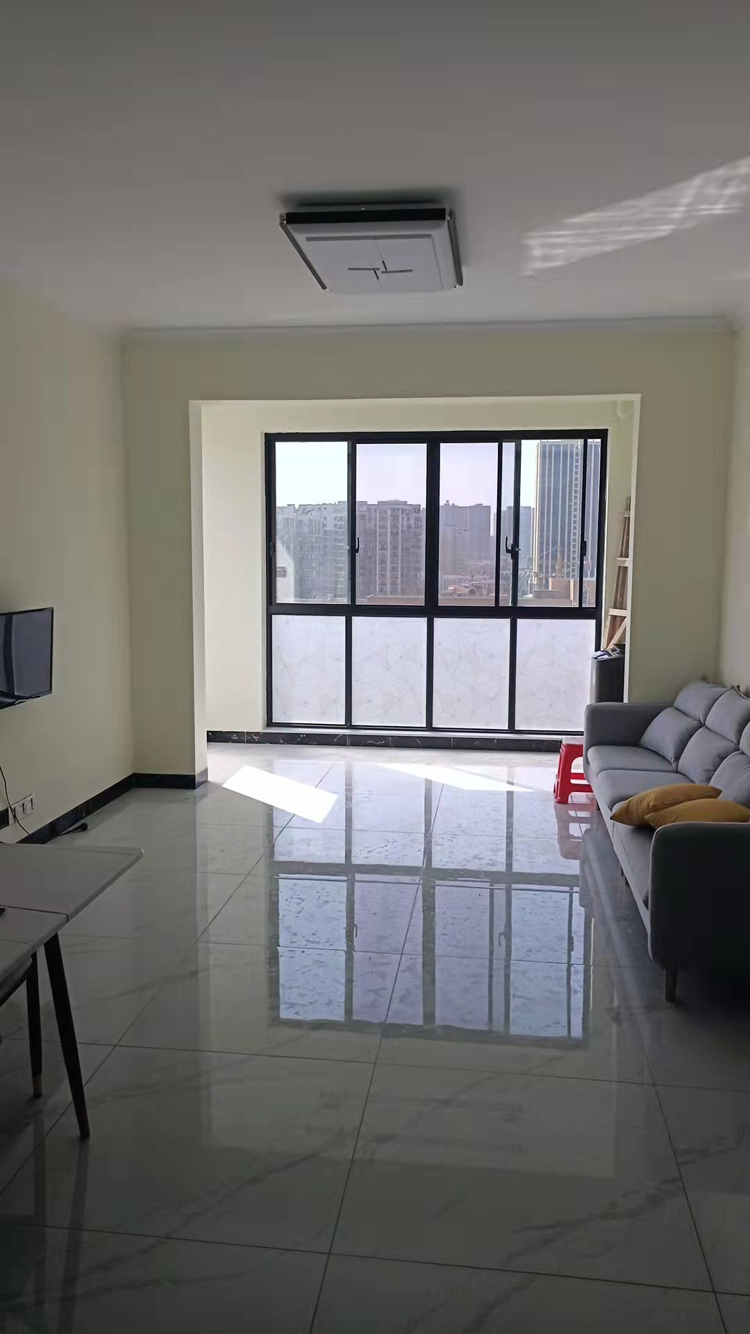 华邦深蓝时代广场  2室2厅1卫    2100.0元/月 华邦深蓝时代广场  2室2厅1卫    2100.0元/月室内图