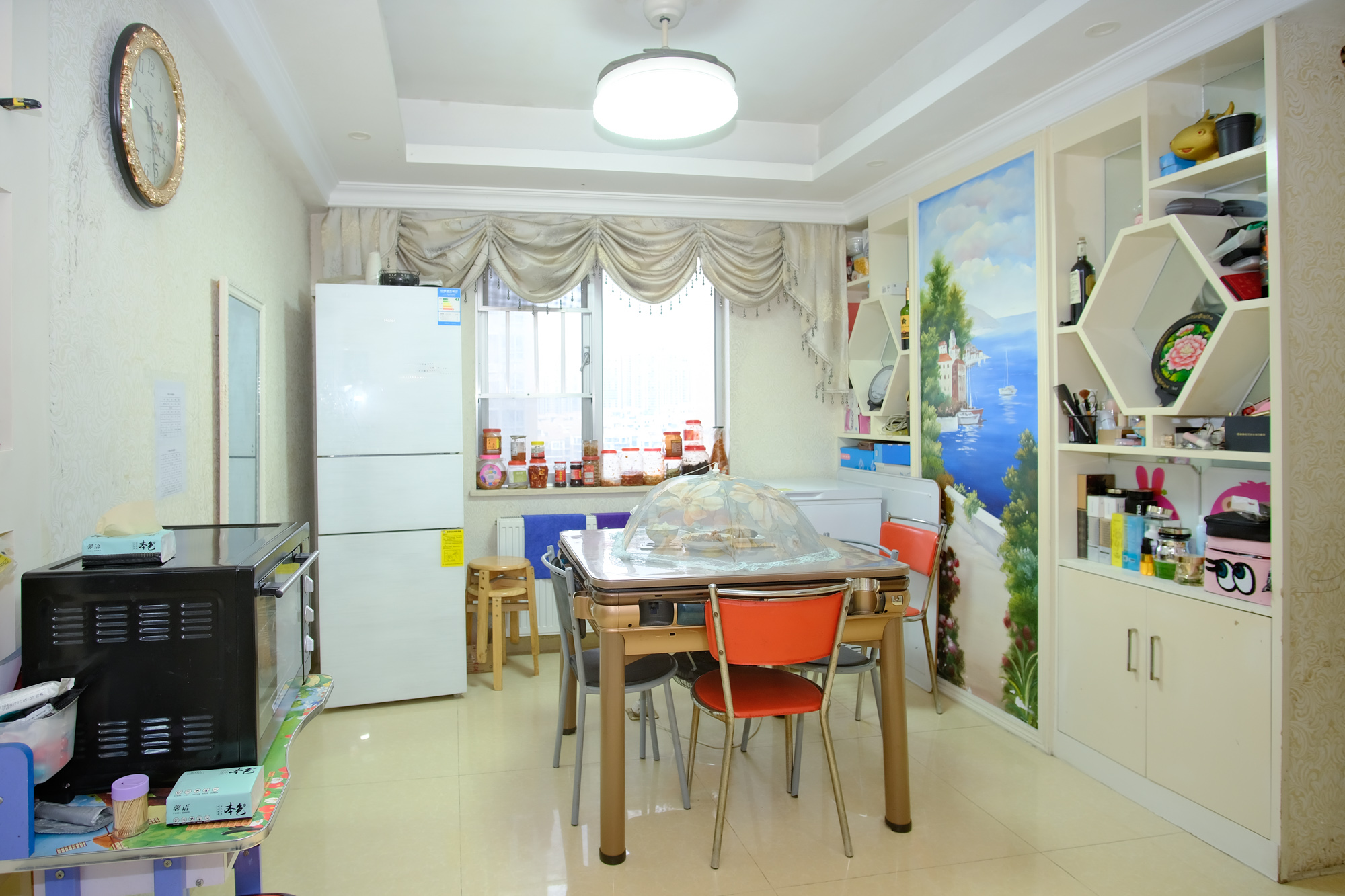 恒广国际景园一二区  3室2厅2卫    105.0万客厅