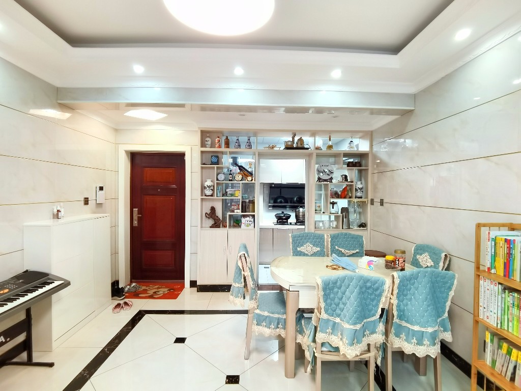 御景龙湾 2室2厅1卫 49.0万 御景龙湾 2室2厅1卫 49.0万客厅