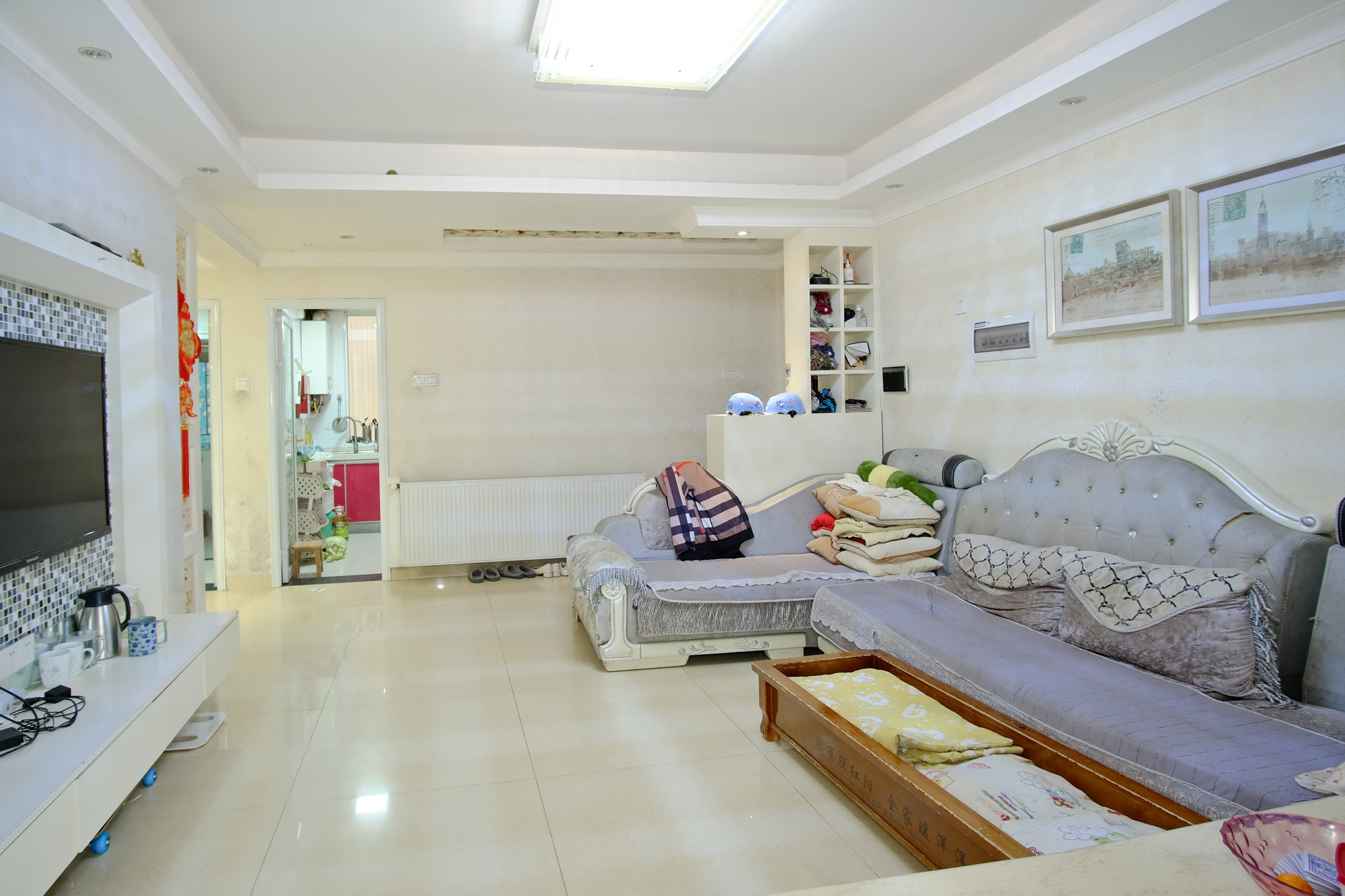 恒广国际景园一二区  3室2厅2卫    105.0万客厅