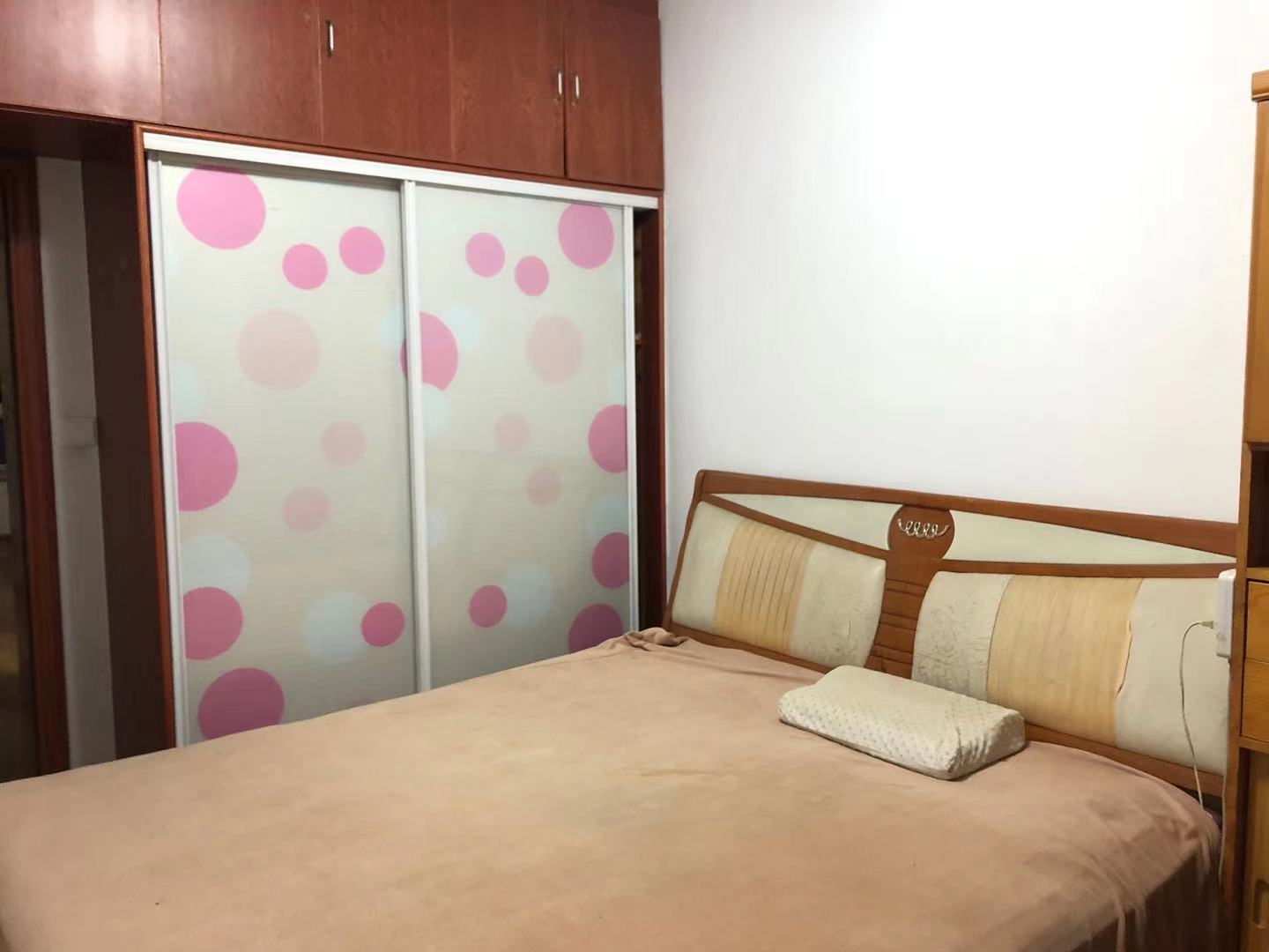 荷塘香榭 3室2厅1卫 55.0万 荷塘香榭 3室2厅1卫 55.0万客厅