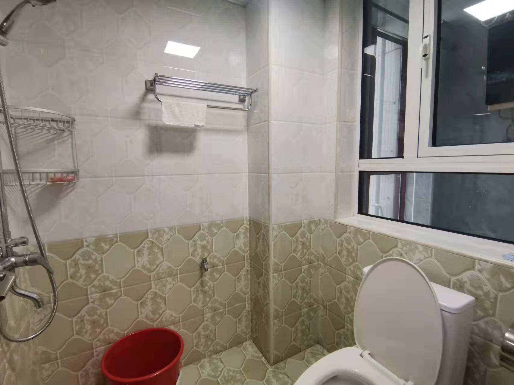 特变水木融城  3室1厅1卫    2000.0元/月 特变水木融城  3室1厅1卫    2000.0元/月室内图