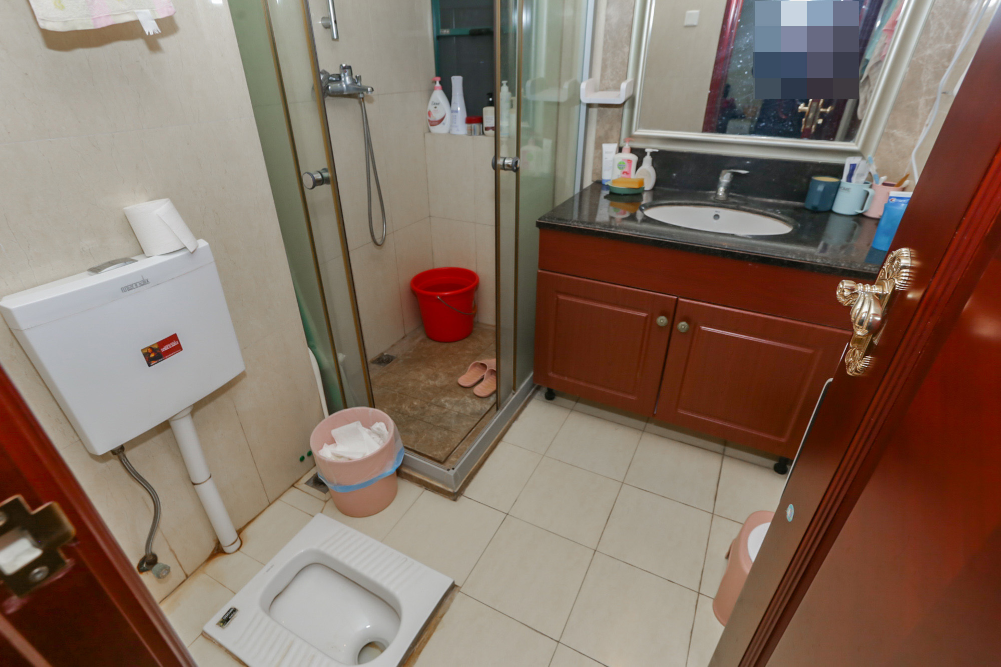 恒大华府  2室2厅1卫    117.8万卫生间