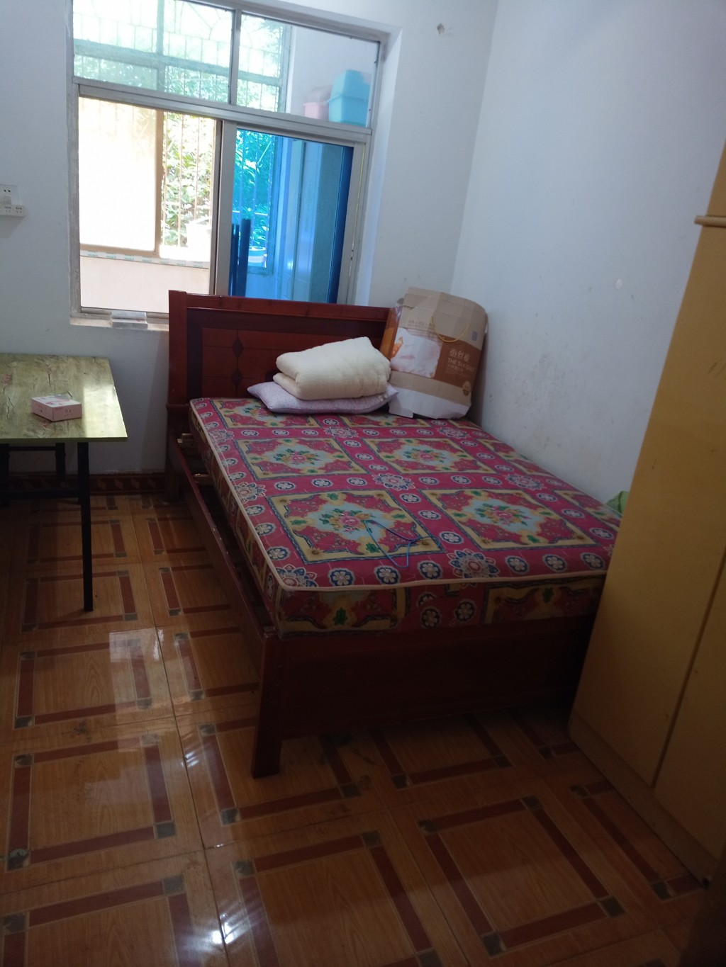 菊苑小区西区  3室2厅2卫    1100.0元/月 菊苑小区西区  3室2厅2卫    1100.0元/月室内图