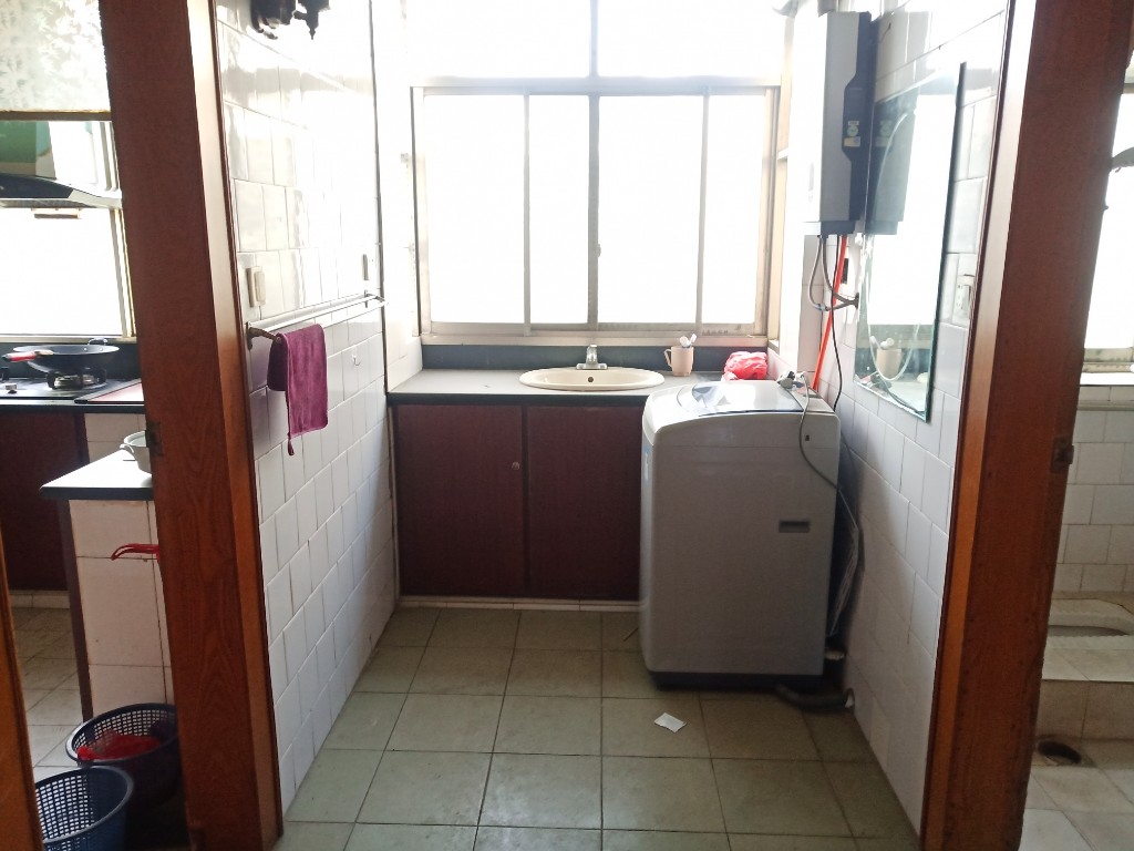 工商银行家属区(台家塅社区) 3室2厅1卫 1200.0元/月 工商银行家属区(台家塅社区) 3室2厅1卫 1200.0元/月室内图