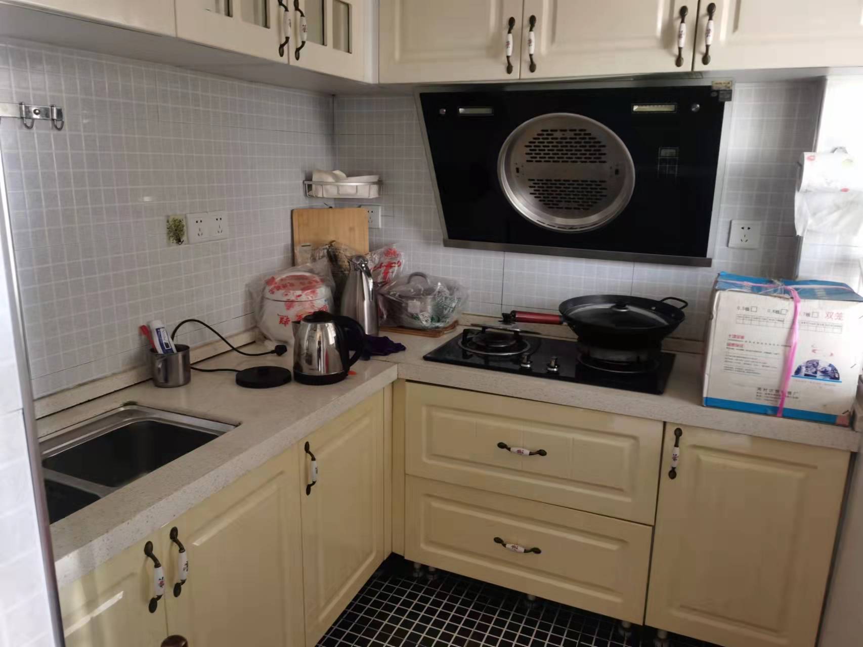 大码头街道鹅洋池居委会 1室1厅1卫 800.0元/月 大码头街道鹅洋池居委会 1室1厅1卫 800.0元/月室内图