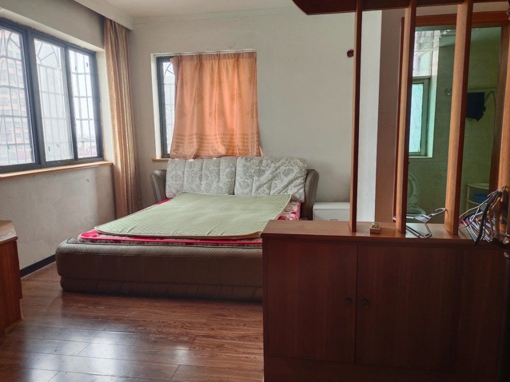 益阳湘中电器（湘中大厦）  4室2厅2卫   1500.00元/月室内图