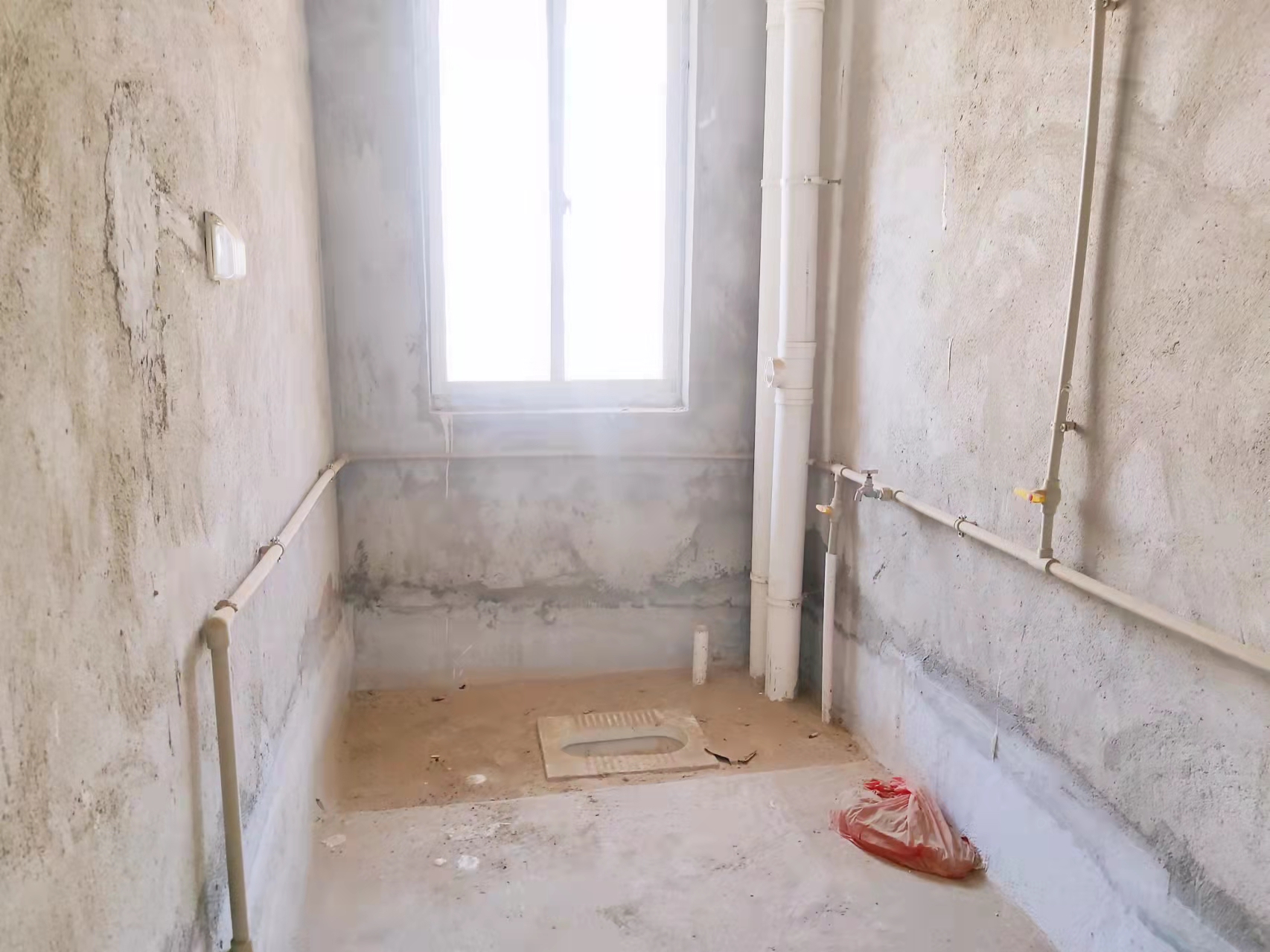 红盾雅园 3室2厅2卫 68.0万 红盾雅园 3室2厅2卫 68.0万客厅