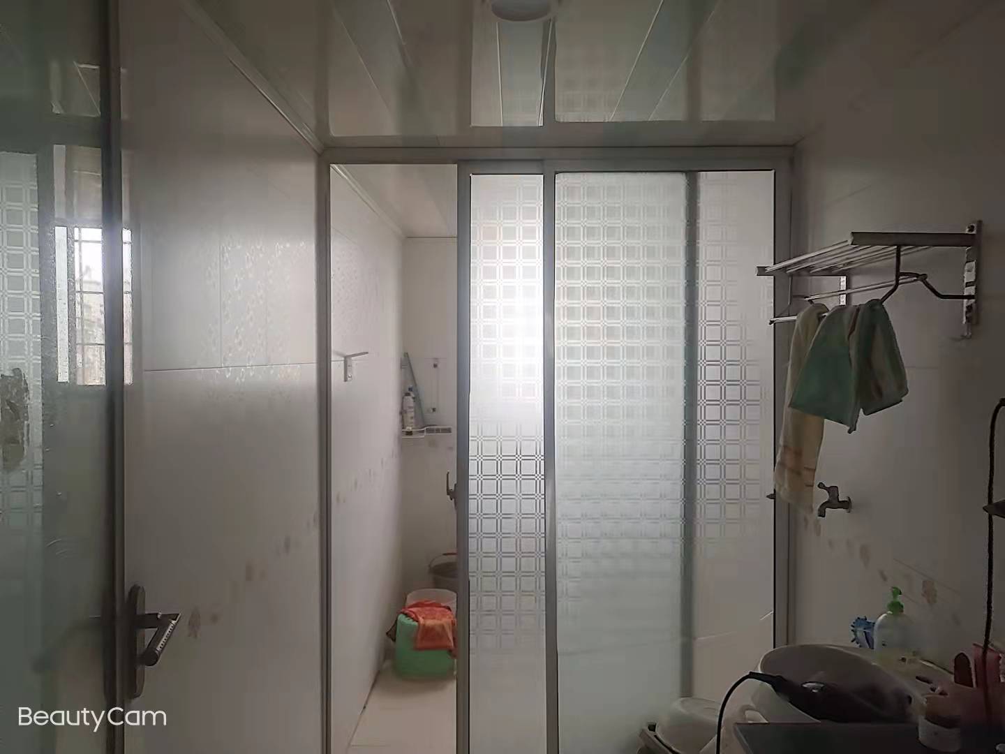 盐业局 3室2厅2卫 68.8万 盐业局 3室2厅2卫 68.8万客厅