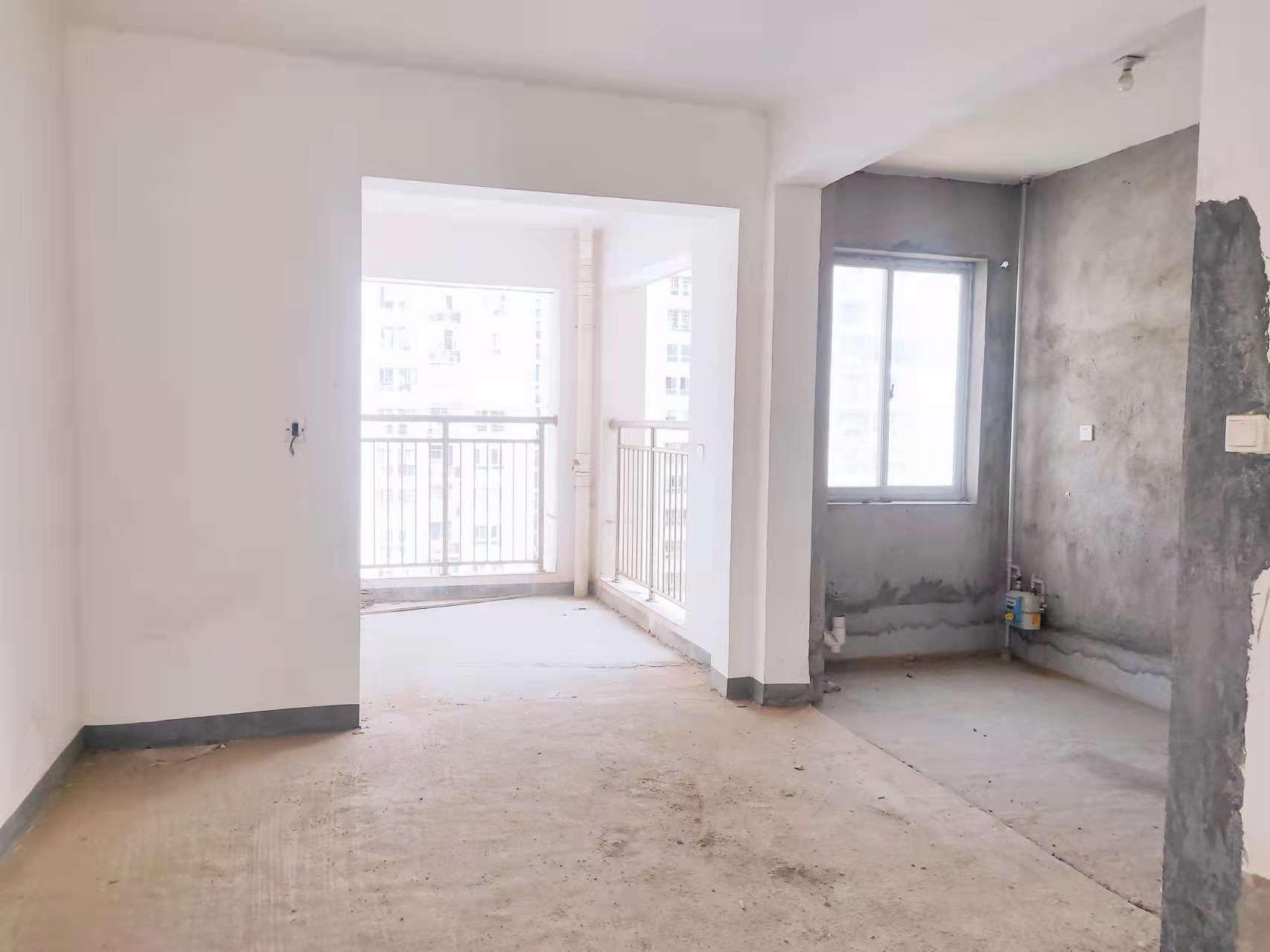 红盾雅园 3室2厅2卫 68.0万 红盾雅园 3室2厅2卫 68.0万客厅