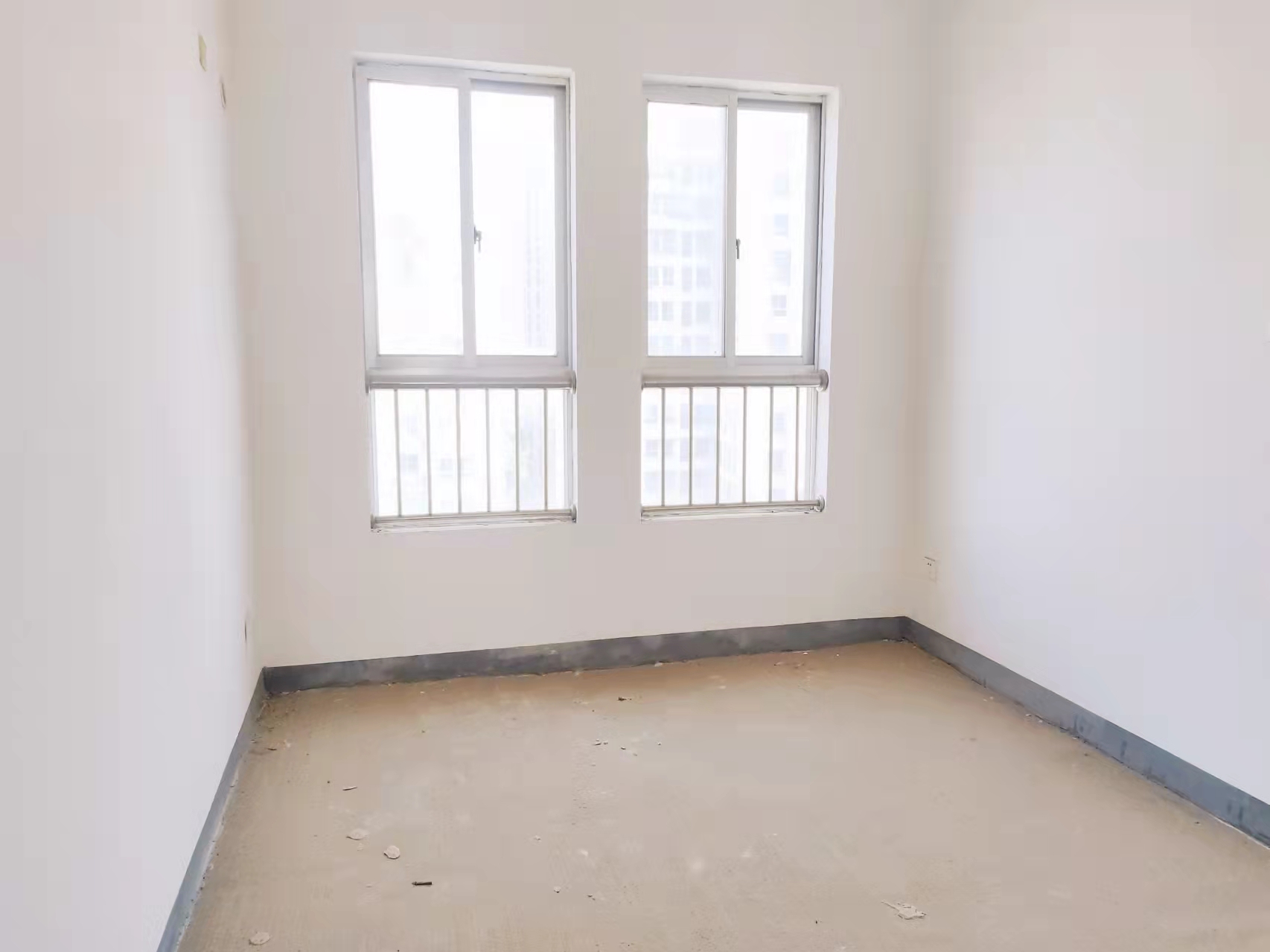 红盾雅园 3室2厅2卫 68.0万 红盾雅园 3室2厅2卫 68.0万客厅