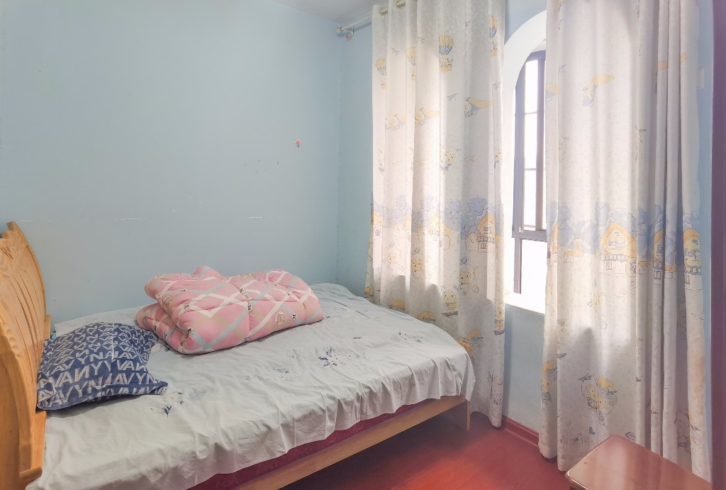 尚格名城香榭丽舍 3室2厅1卫 63.8万 尚格名城香榭丽舍 3室2厅1卫 63.8万客厅