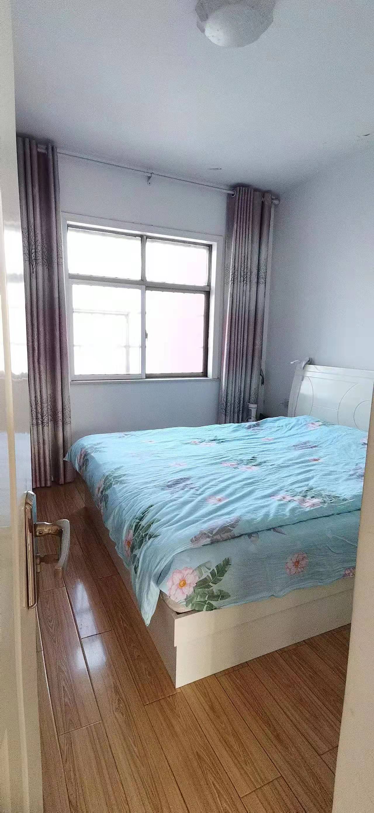 东方豪苑  2室1厅1卫    53.0万卧室