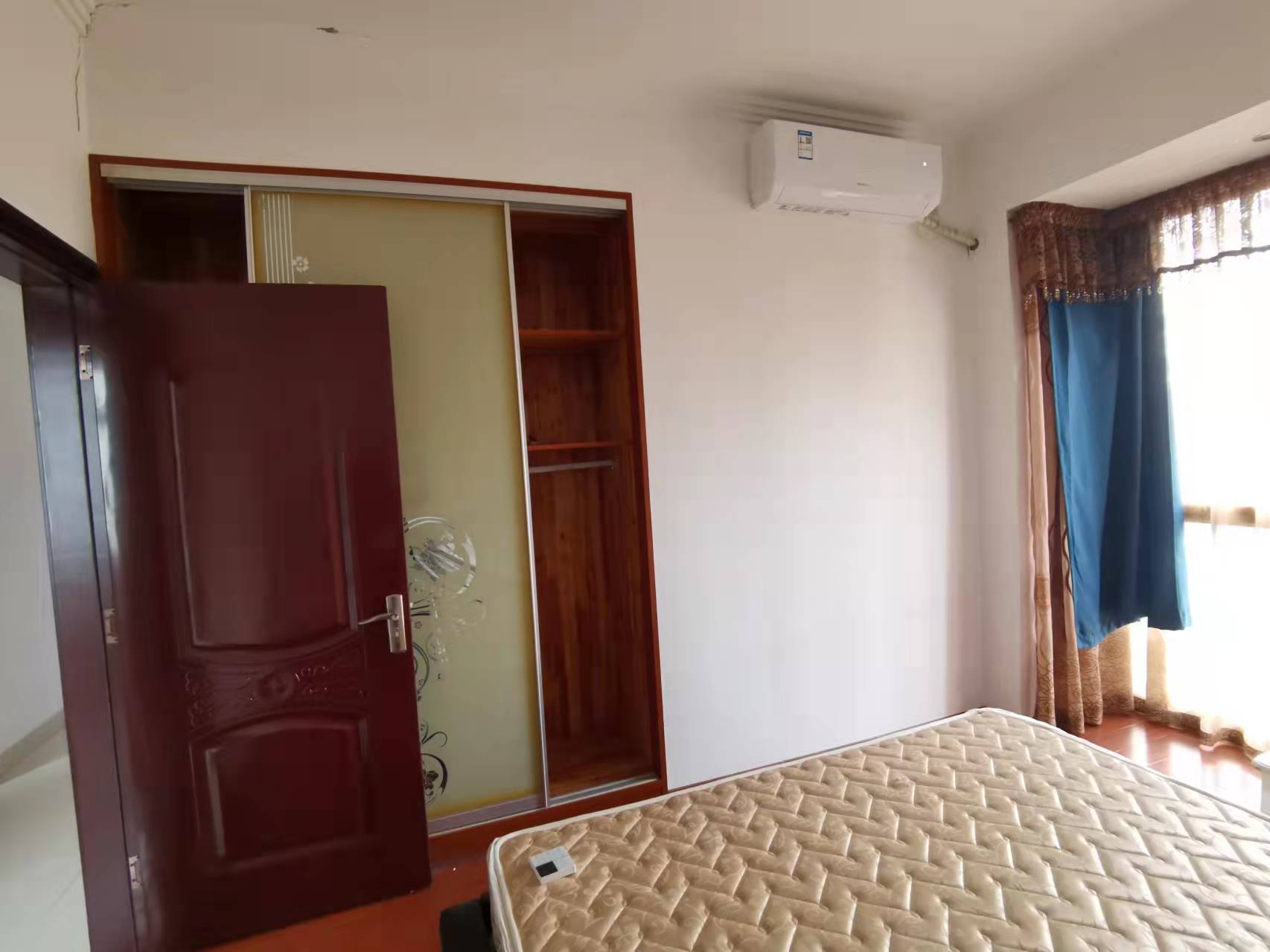 香格里拉 3室2厅1卫 1900.0元/月 香格里拉 3室2厅1卫 1900.0元/月室内图