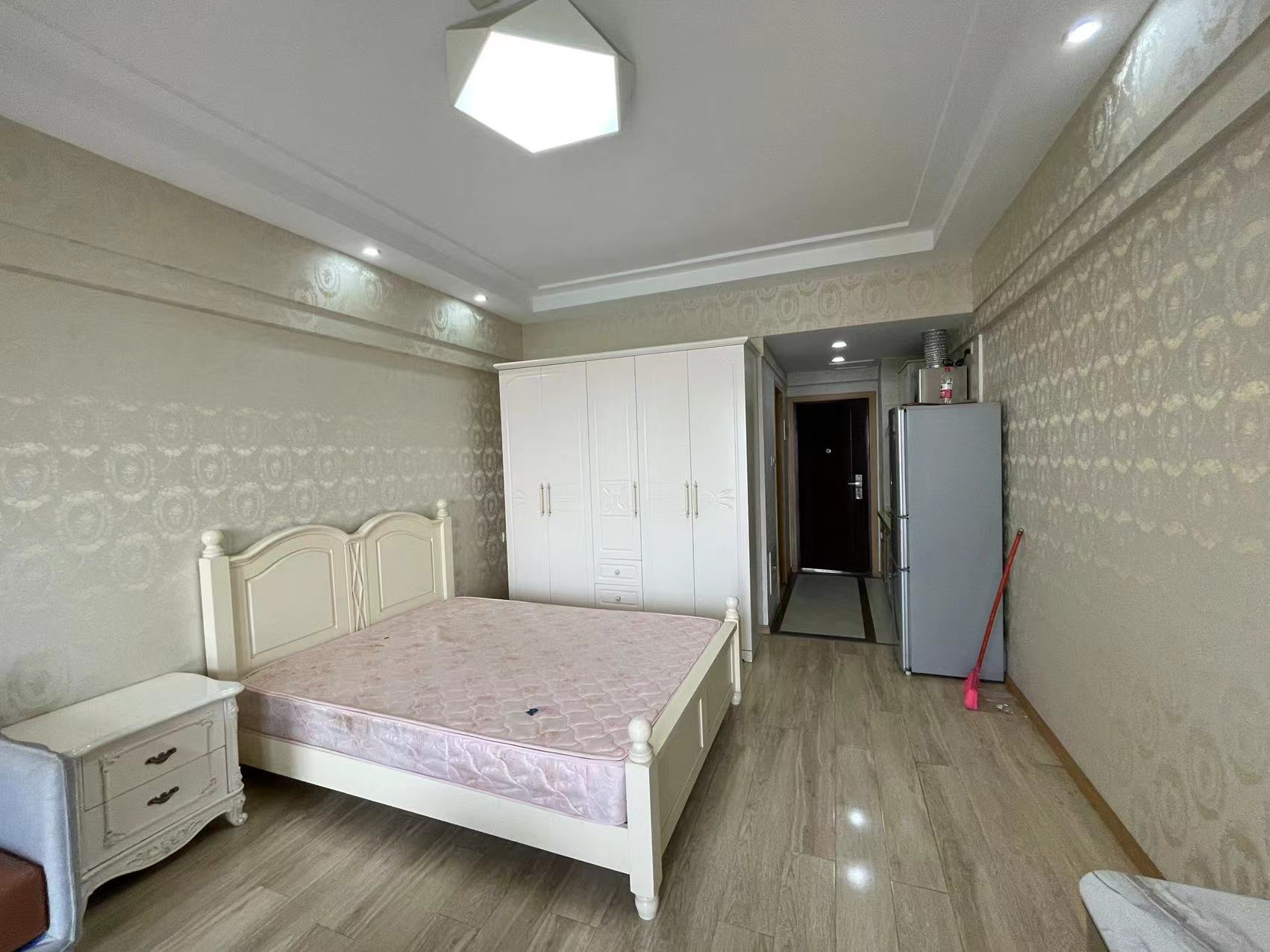 南湖国际4期  1室1厅1卫   1600.00元/月 南湖国际4期  1室1厅1卫   1600.00元/月室内图