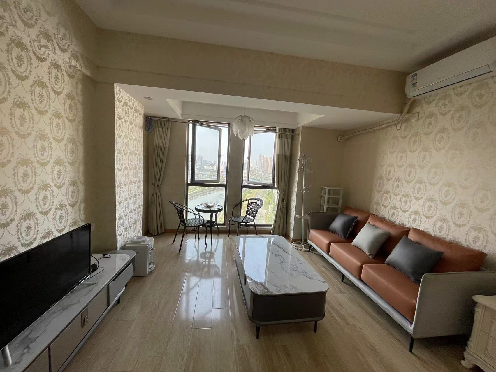 南湖国际4期  1室1厅1卫   1600.00元/月 南湖国际4期  1室1厅1卫   1600.00元/月室内图