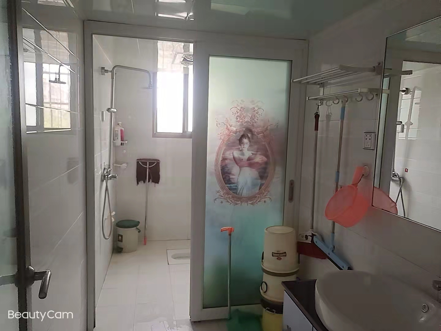 盐业局 3室2厅2卫 68.8万 盐业局 3室2厅2卫 68.8万客厅