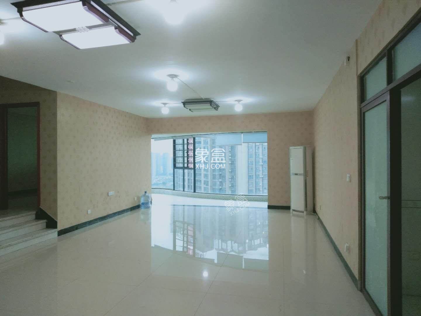 雁城世家  4室2厅2卫    2800.0元/月 雁城世家  4室2厅2卫    2800.0元/月