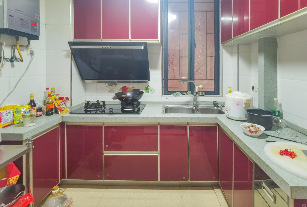 尚格名城香榭丽舍 3室2厅1卫 63.8万 尚格名城香榭丽舍 3室2厅1卫 63.8万客厅