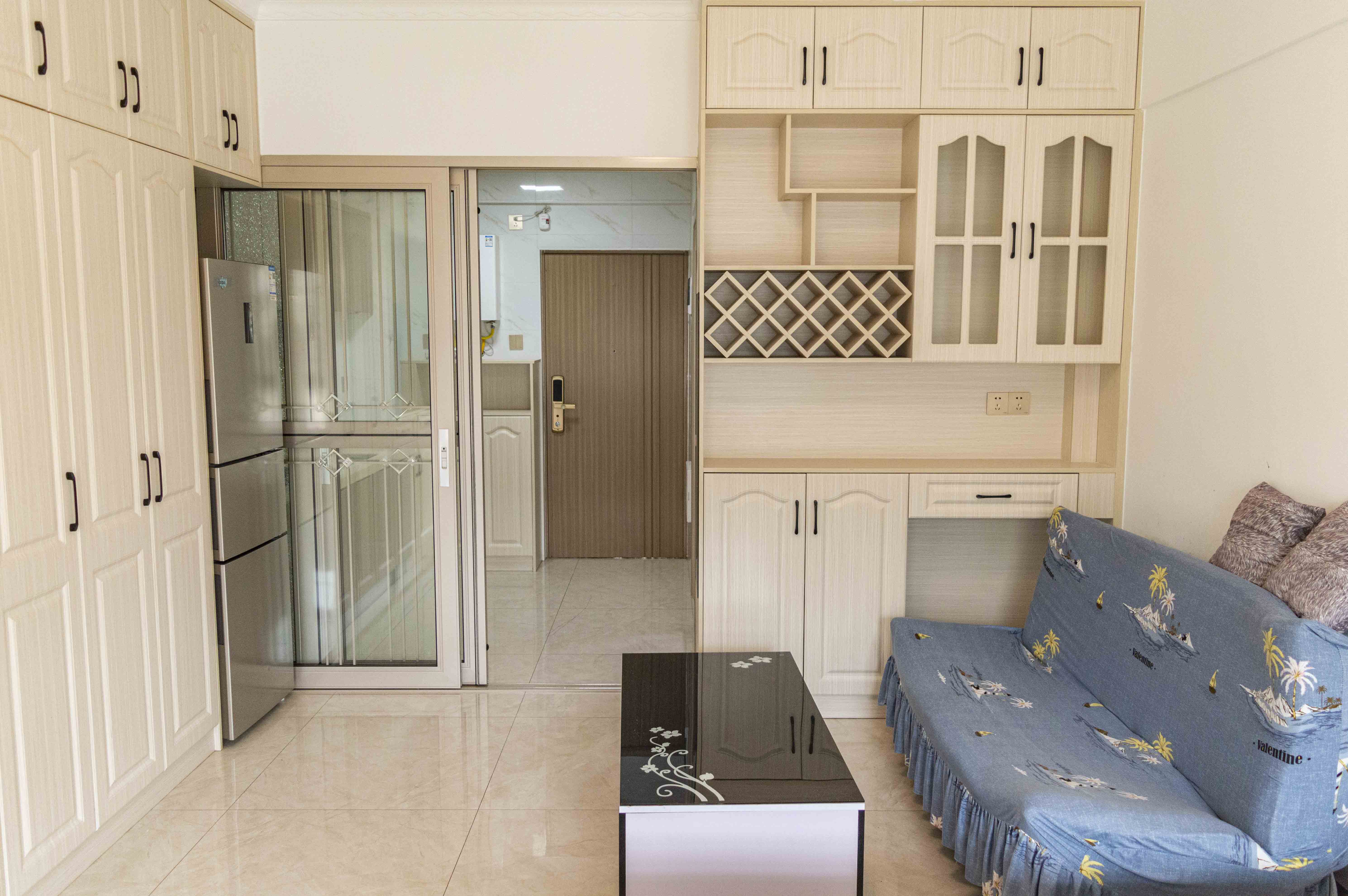 桃花缘 1室1厅1卫 33.8万 桃花缘 1室1厅1卫 33.8万客厅