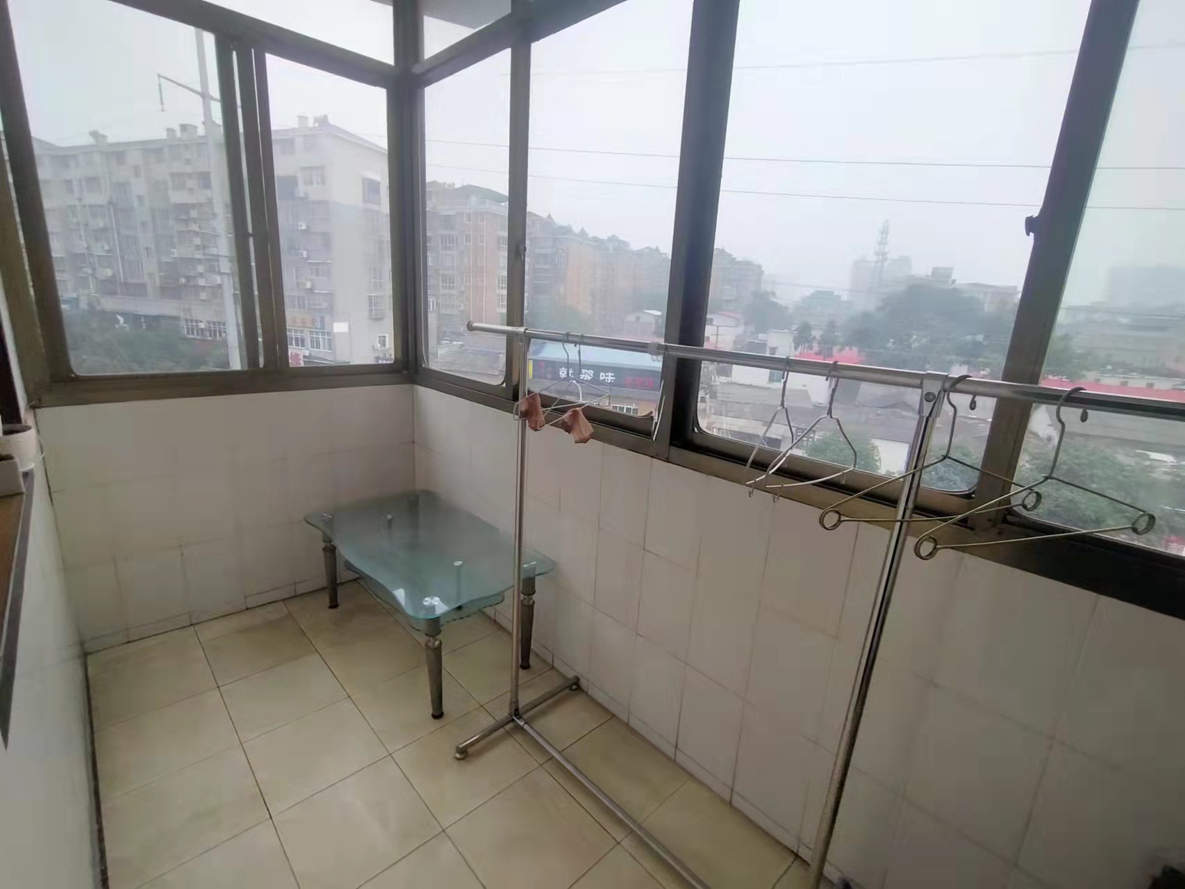 霞光五物小区  2室1厅1卫    900.0元/月 霞光五物小区  2室1厅1卫    900.0元/月室内图