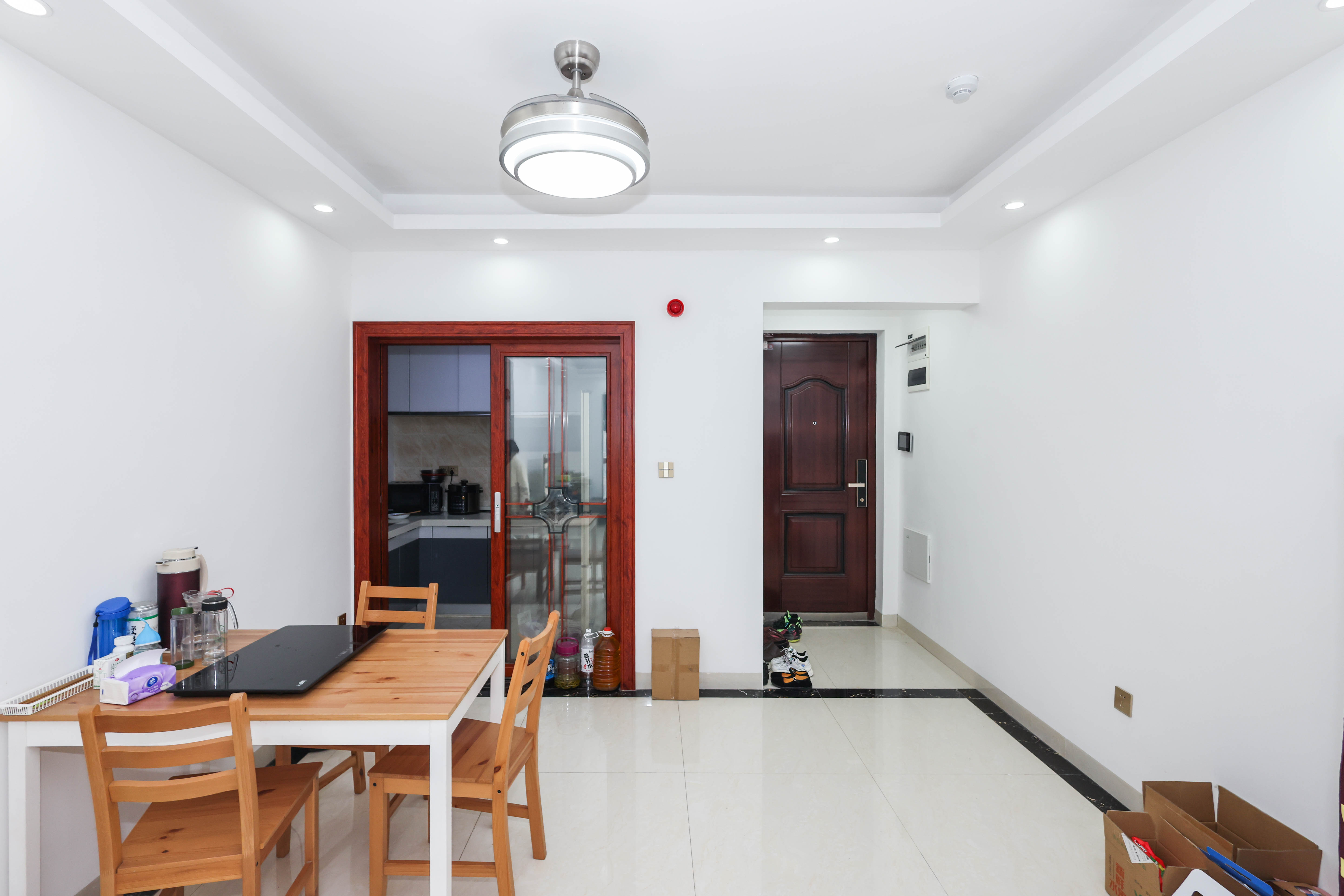 卓越浅水湾  3室2厅2卫    170.0万客厅