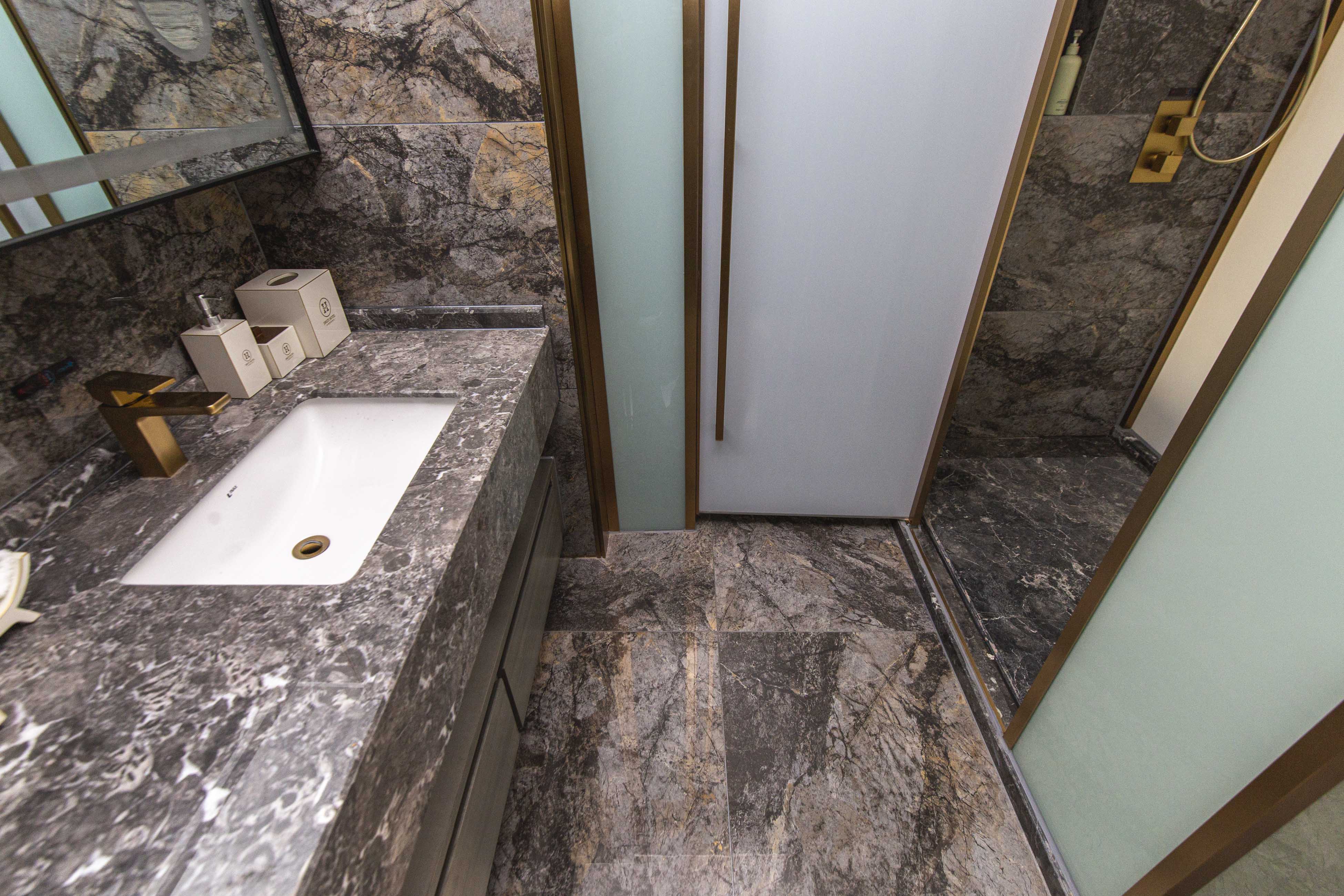 嘉斯茂购物广场(国中星城) 1室1厅1卫 46.0万 嘉斯茂购物广场(国中星城) 1室1厅1卫 46.0万卫生间