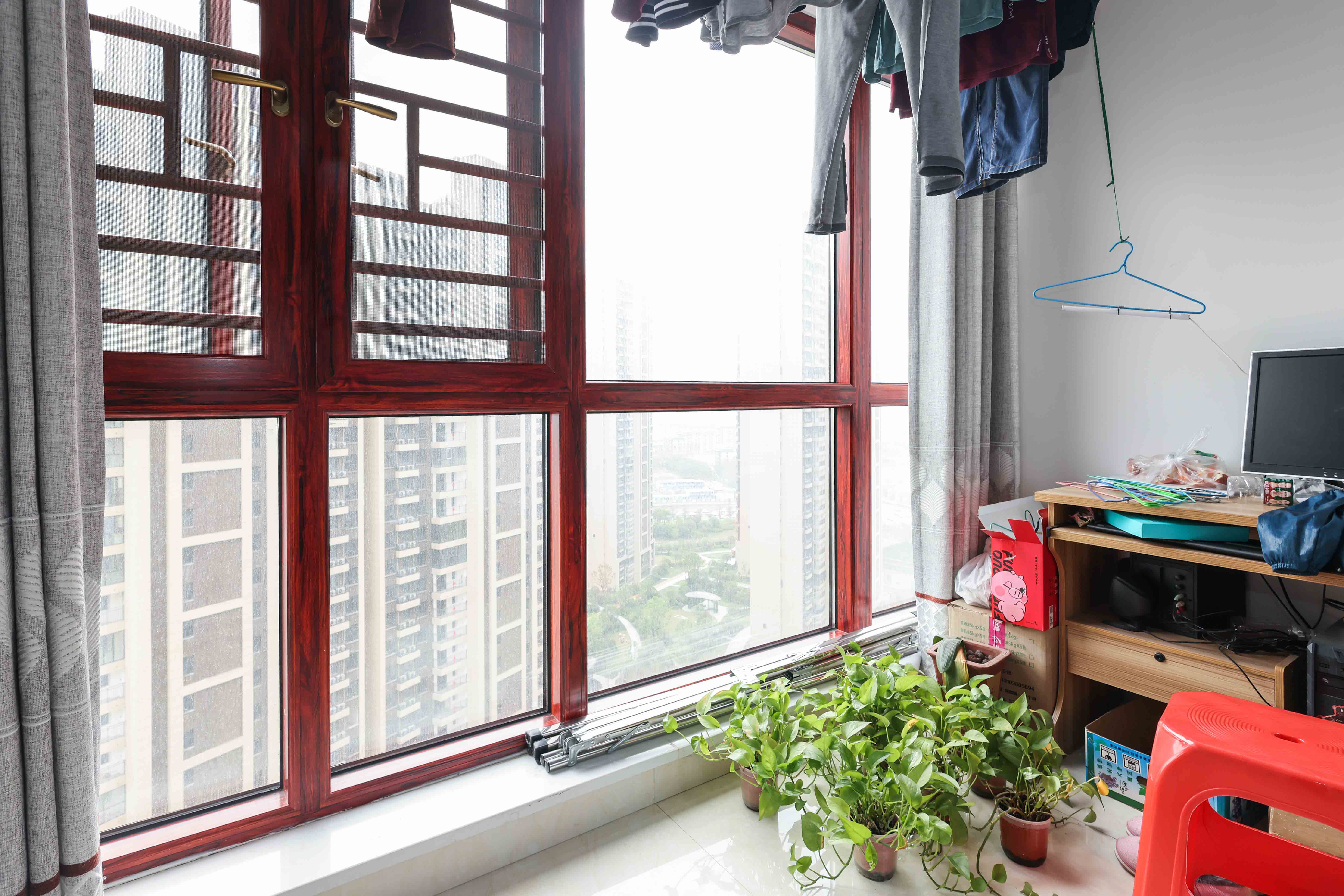 卓越浅水湾  3室2厅2卫    170.0万阳台