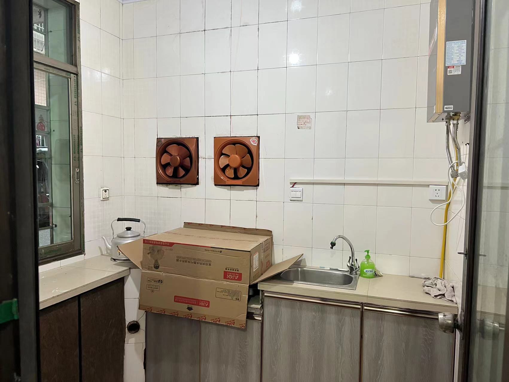 竹峰苑  4室2厅3卫    1800.0元/月 竹峰苑  4室2厅3卫    1800.0元/月