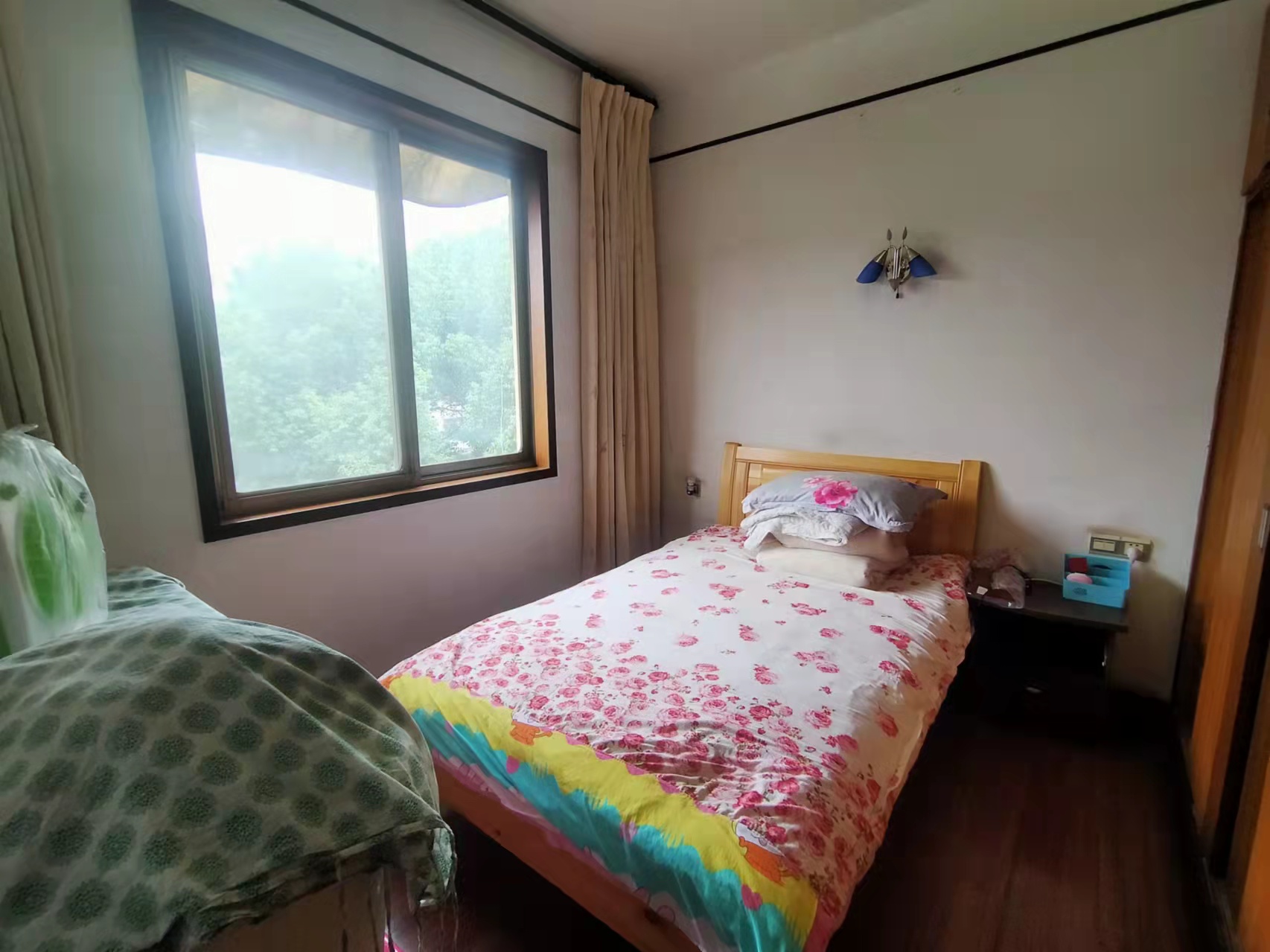 霞光五物小区  2室1厅1卫    900.0元/月 霞光五物小区  2室1厅1卫    900.0元/月