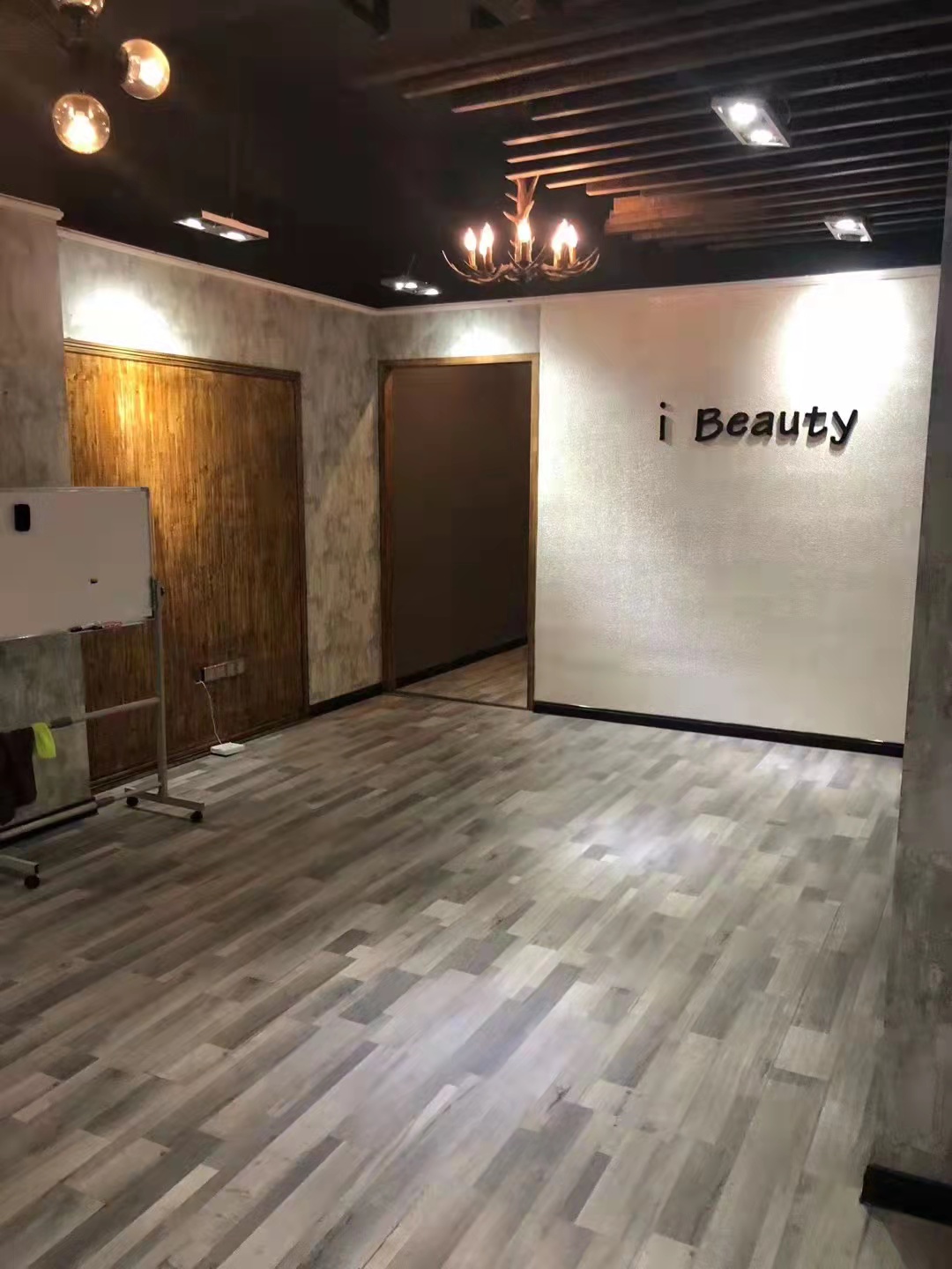 星月都会  2室2厅1卫    2100.0元/月 星月都会  2室2厅1卫    2100.0元/月室内图