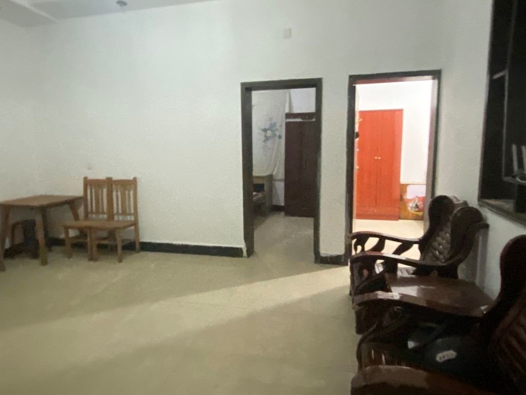 竹峰苑  4室2厅1卫    850.0元/月 竹峰苑  4室2厅1卫    850.0元/月室内图