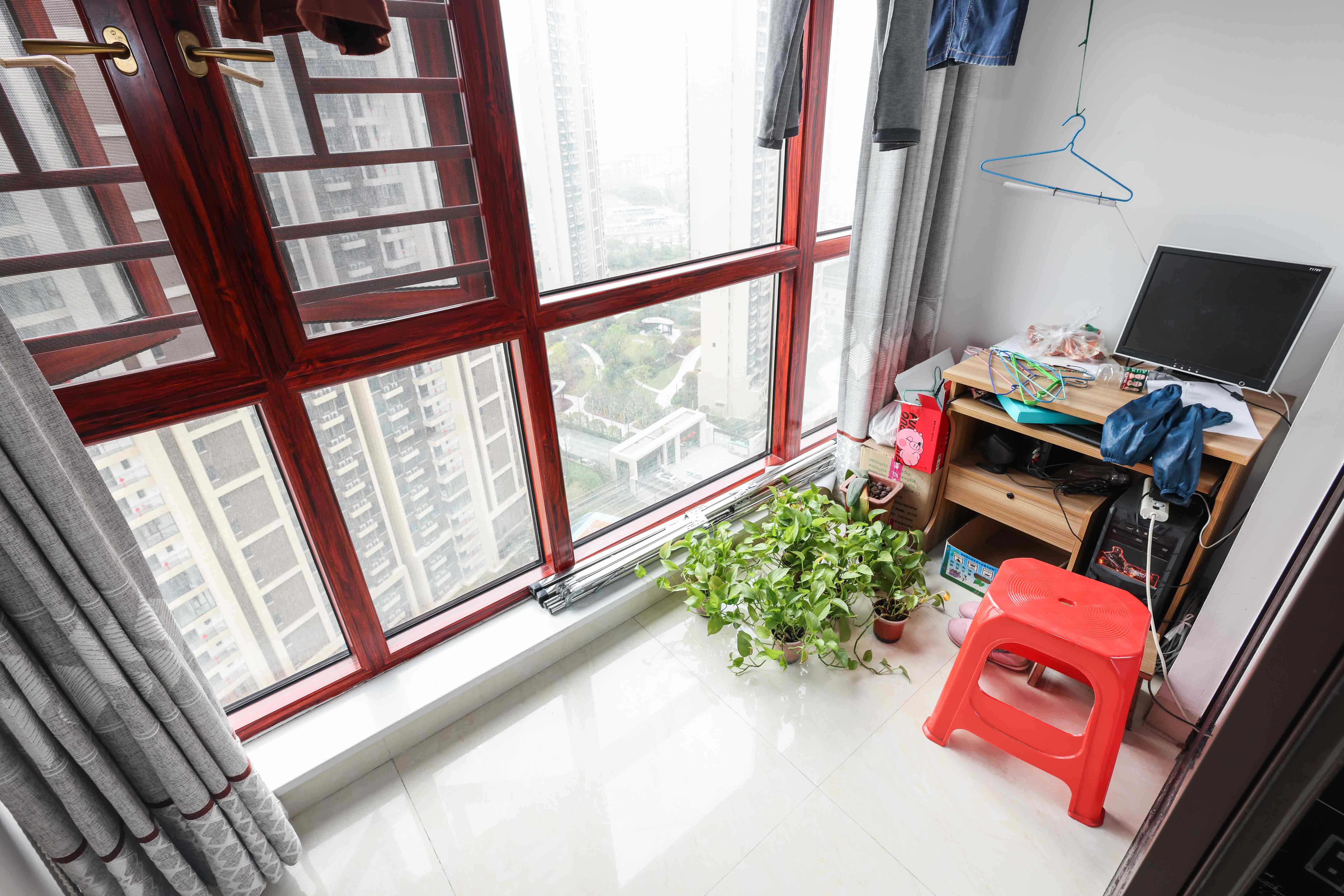 卓越浅水湾  3室2厅2卫    170.0万阳台