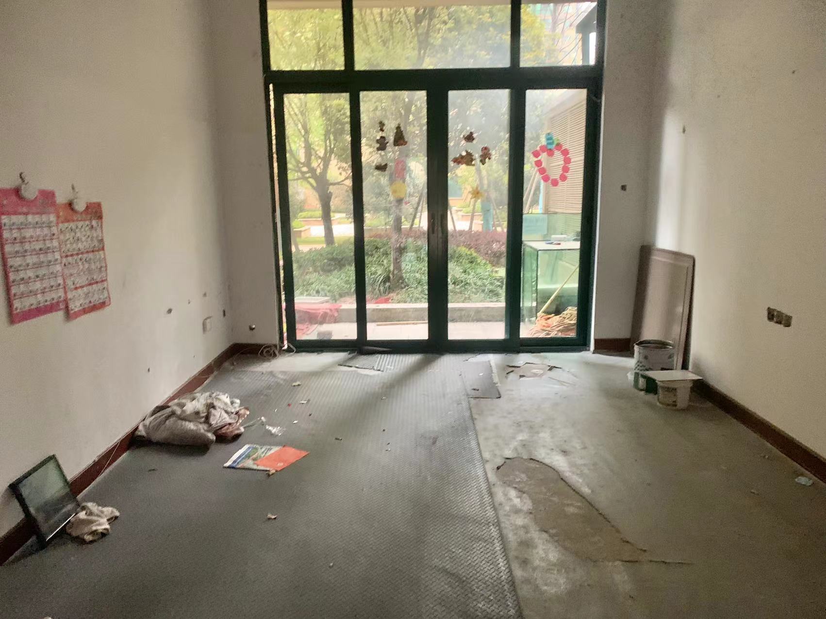 恒大绿洲 3室2厅2卫 2000.0元/月 恒大绿洲 3室2厅2卫 2000.0元/月室内图