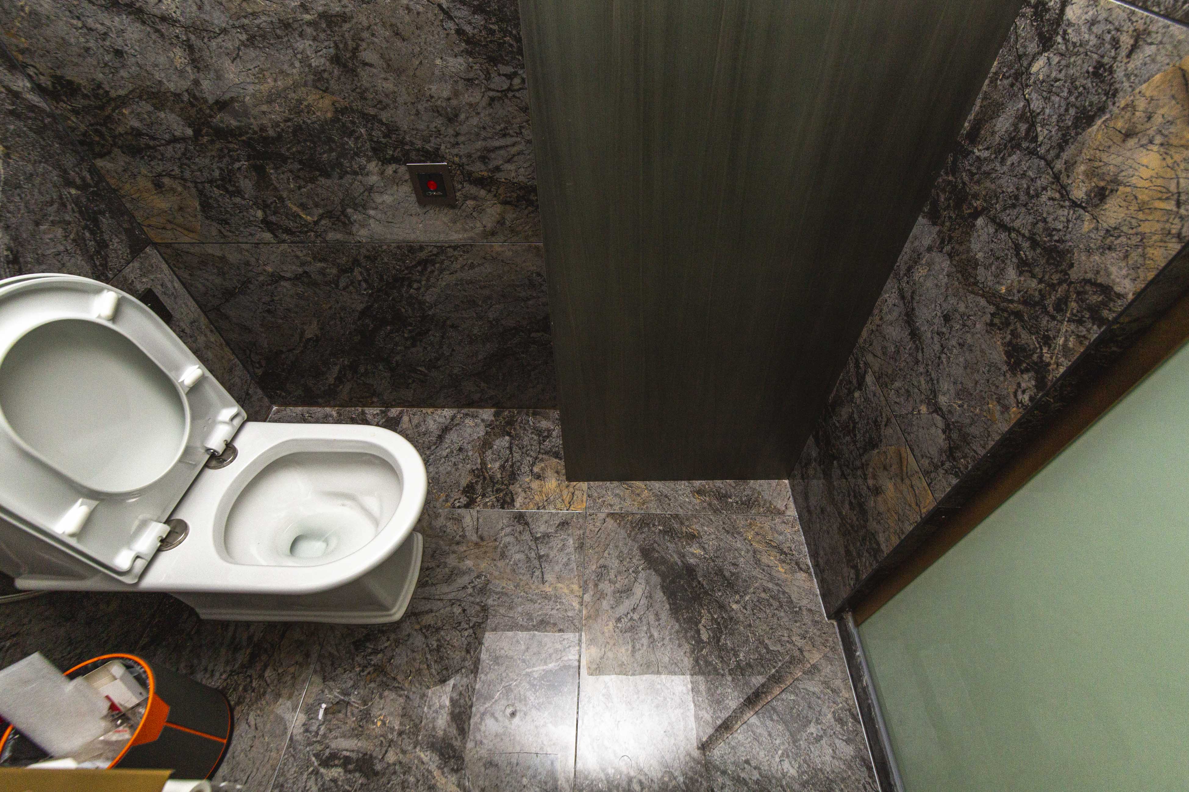 嘉斯茂购物广场(国中星城) 1室1厅1卫 46.0万 嘉斯茂购物广场(国中星城) 1室1厅1卫 46.0万卫生间