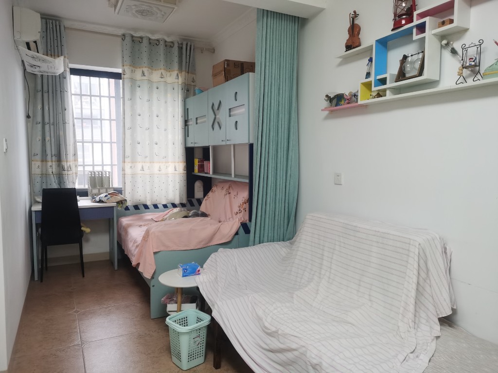 雄森国际  1室1厅0卫    1700.0元/月 雄森国际  1室1厅0卫    1700.0元/月