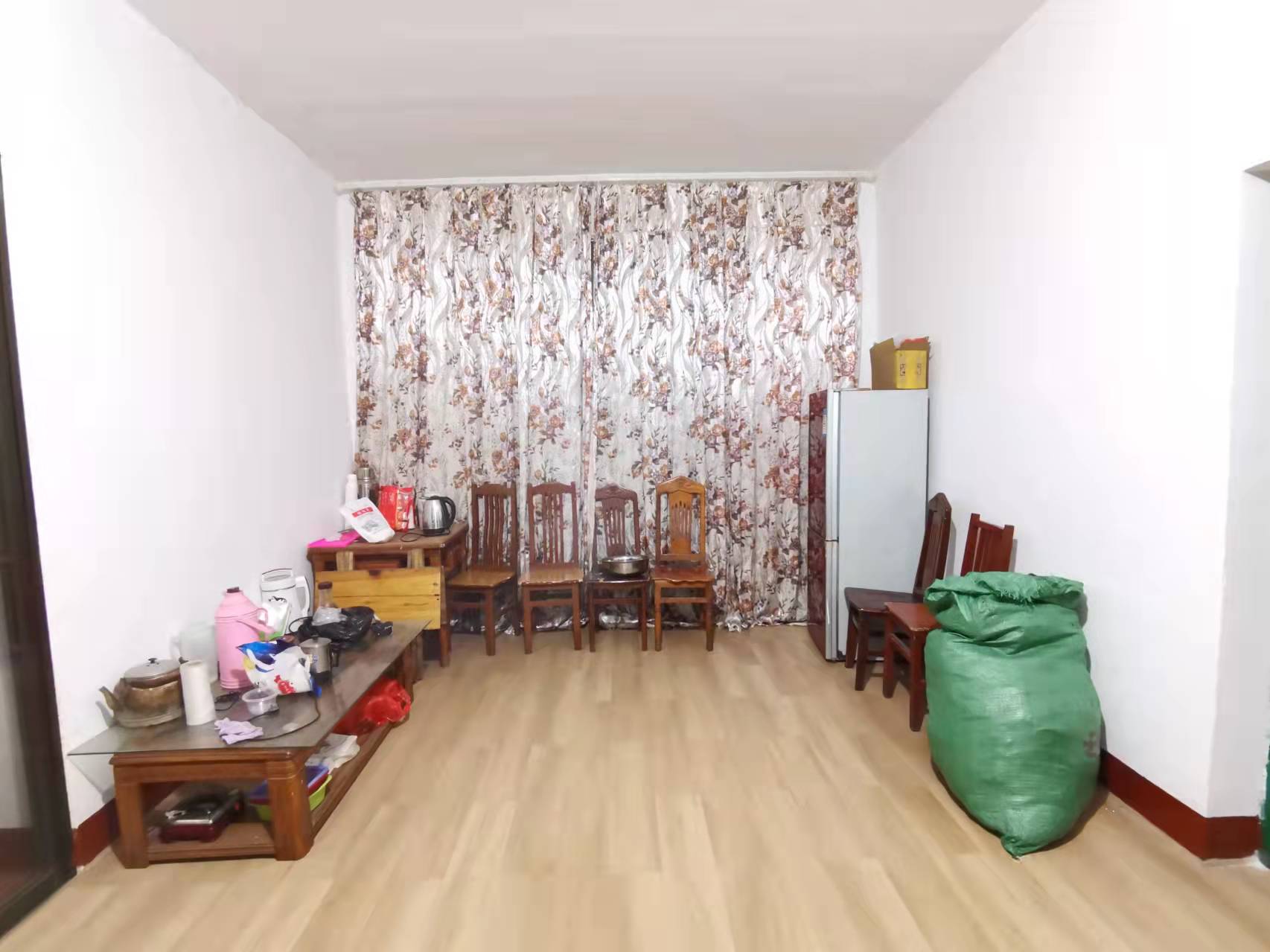 赫山区民政局家属楼 2室2厅1卫 600.0元/月 赫山区民政局家属楼 2室2厅1卫 600.0元/月室内图