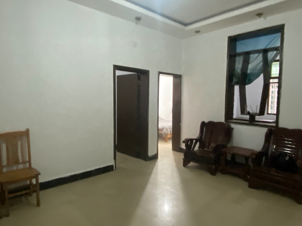 竹峰苑  4室2厅1卫    850.0元/月 竹峰苑  4室2厅1卫    850.0元/月