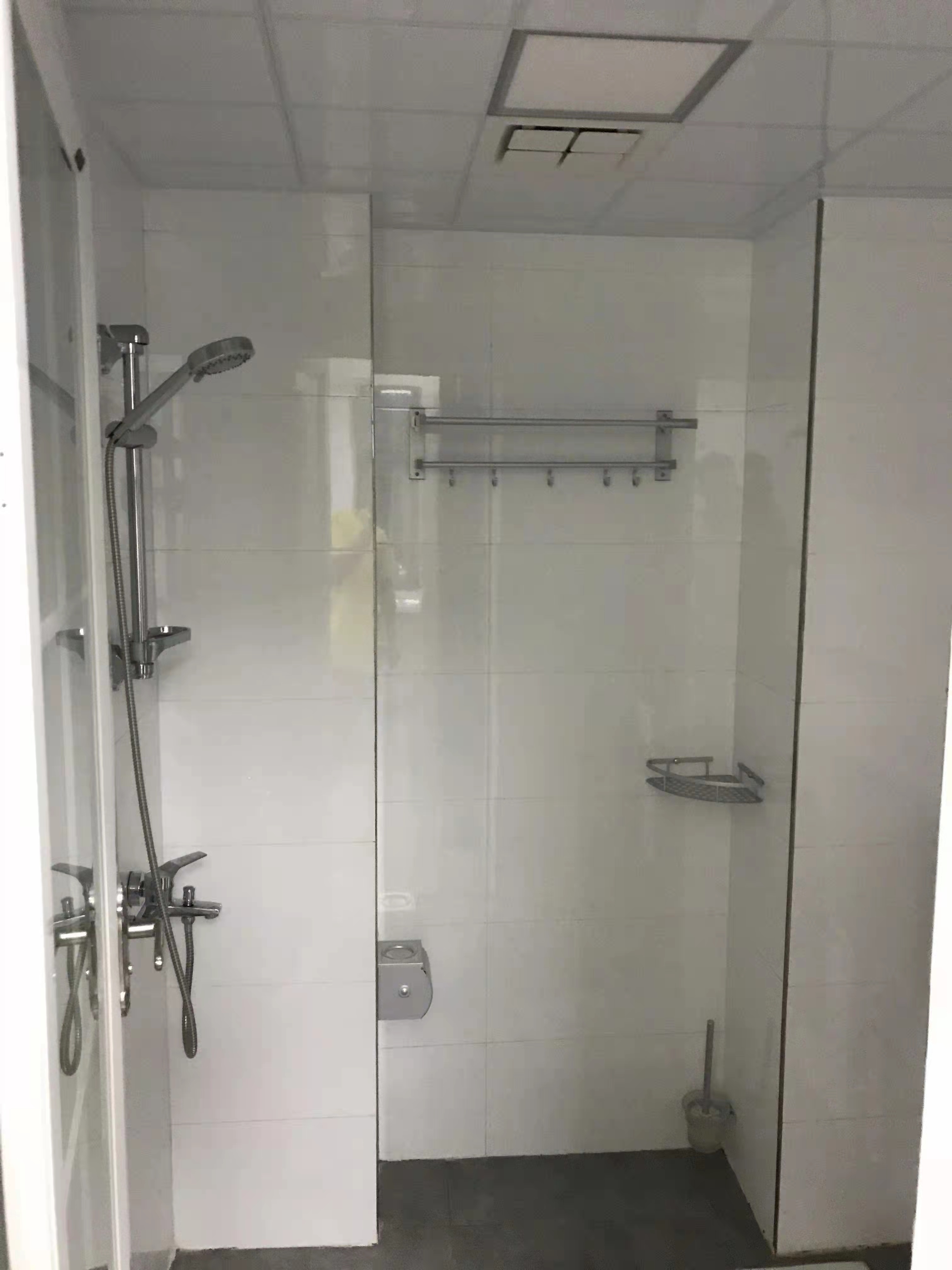 梓山湖领御  1室1厅1卫   1200.00元/月室内图