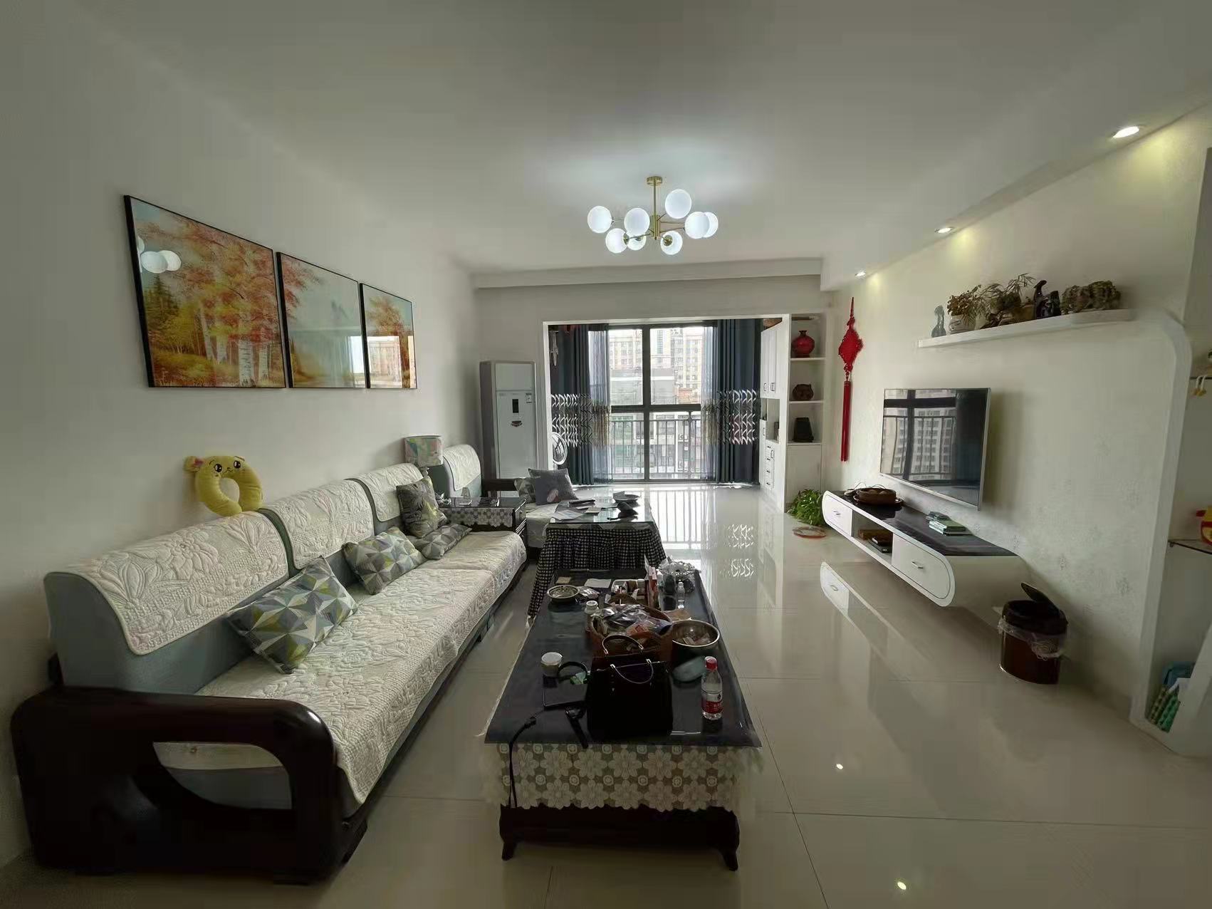 湘江名都 3室2厅2卫 80.0万 湘江名都 3室2厅2卫 80.0万客厅