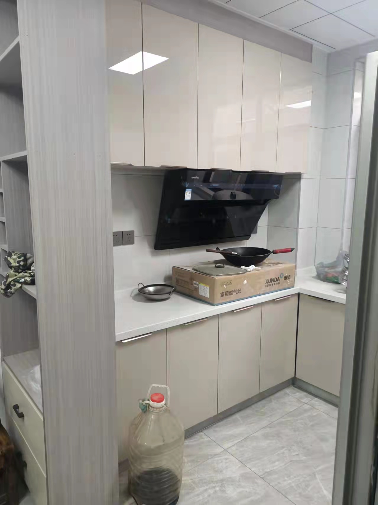 南湖新村(渔光新村)  3室2厅1卫    1300.0元/月 南湖新村(渔光新村)  3室2厅1卫    1300.0元/月室内图