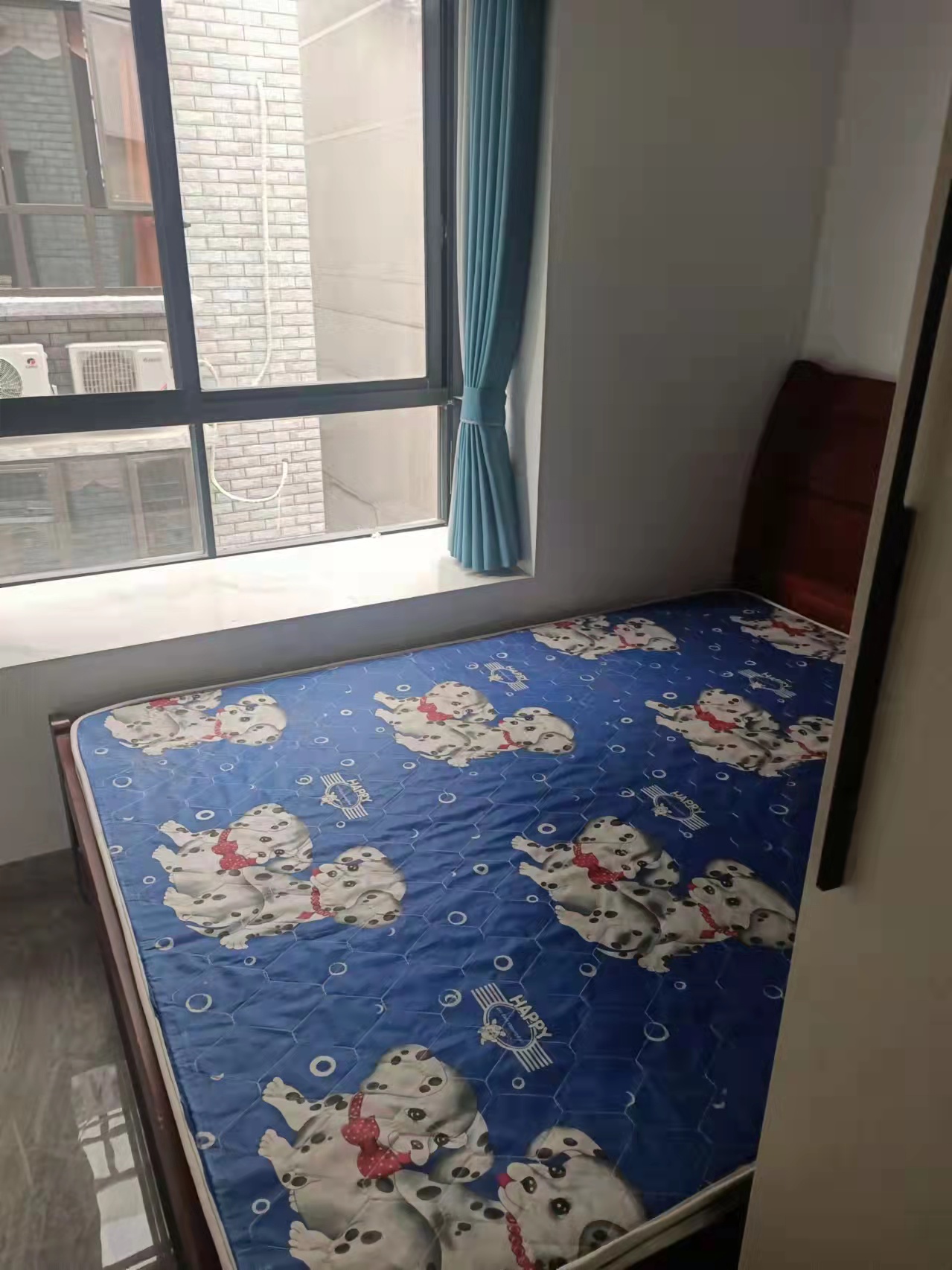 南湖新村(渔光新村)  3室2厅1卫    1300.0元/月 南湖新村(渔光新村)  3室2厅1卫    1300.0元/月室内图1