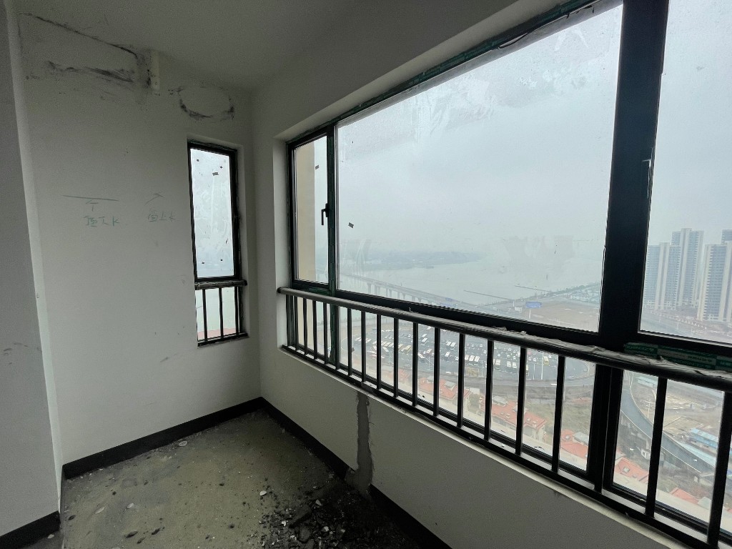 金水湾 3室2厅1卫 58.0万 金水湾 3室2厅1卫 58.0万客厅